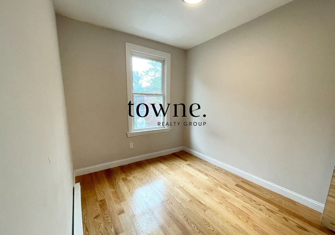 7 Warwick St, Mission Hill