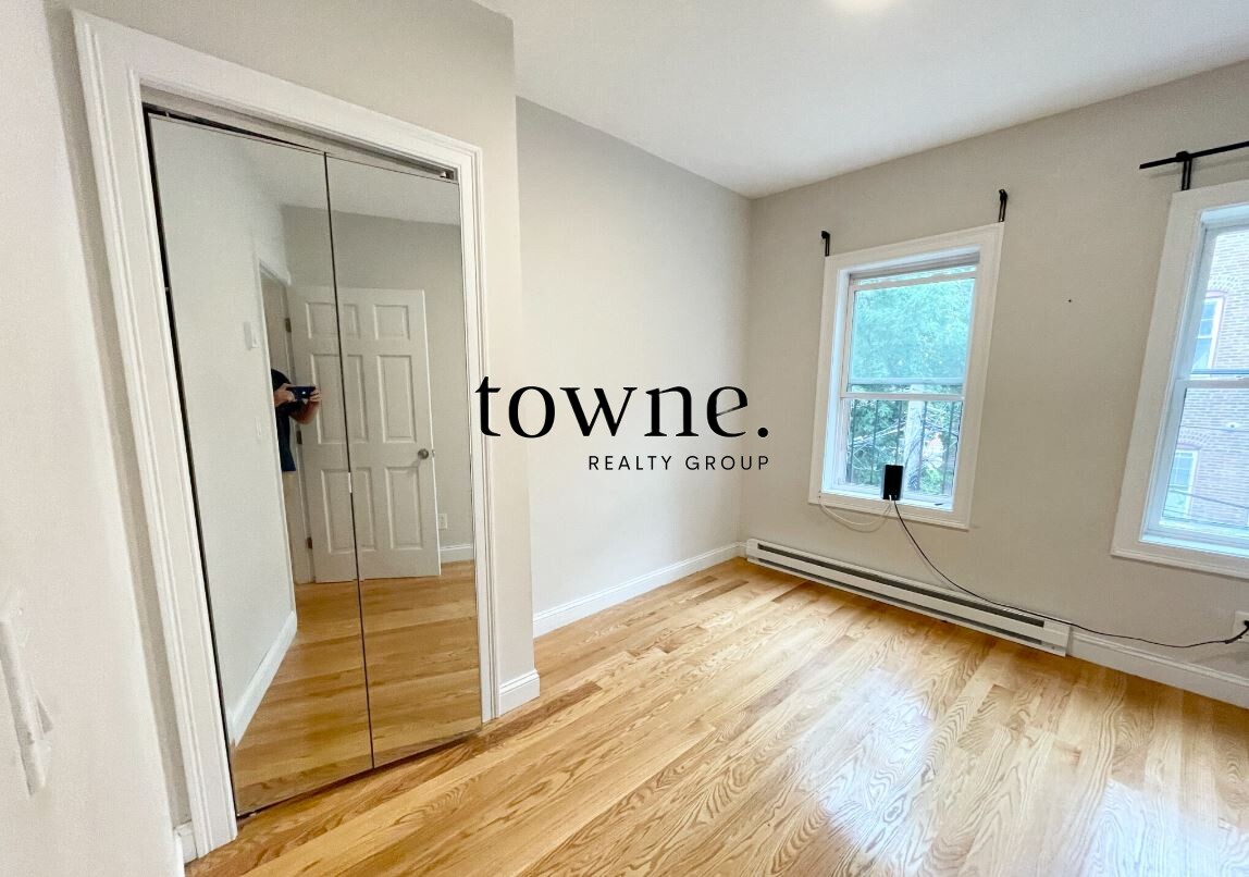 7 Warwick St, Mission Hill