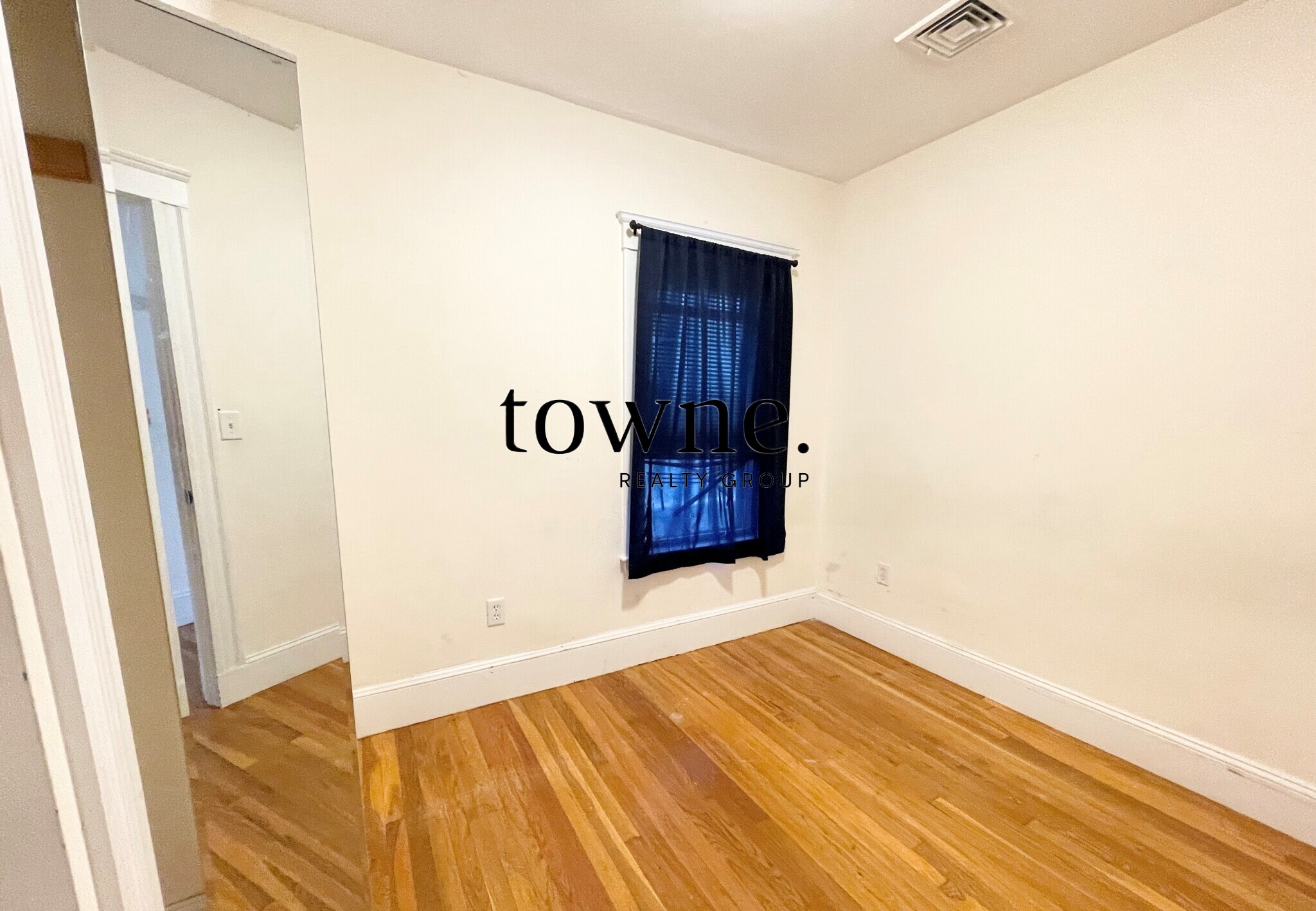 15 Sunset St, Mission Hill