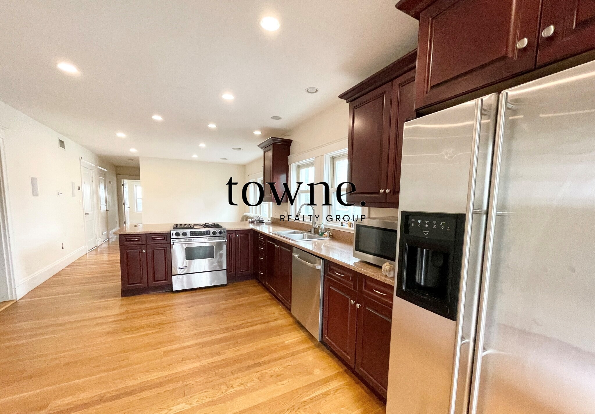 15 Sunset St, Mission Hill