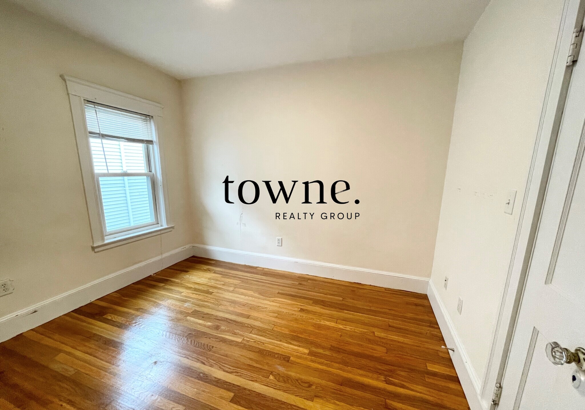 15 Sunset St, Mission Hill