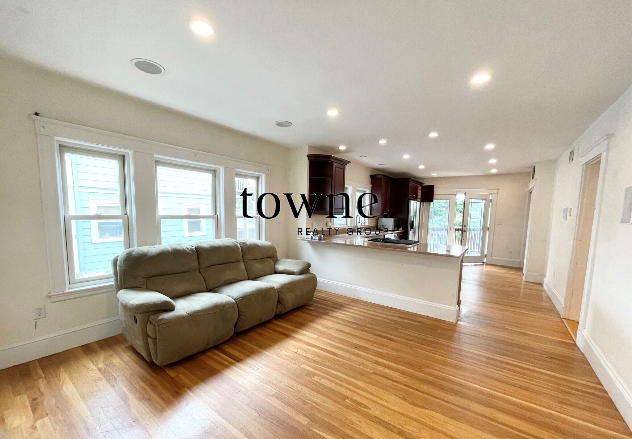 15 Sunset St, Mission Hill