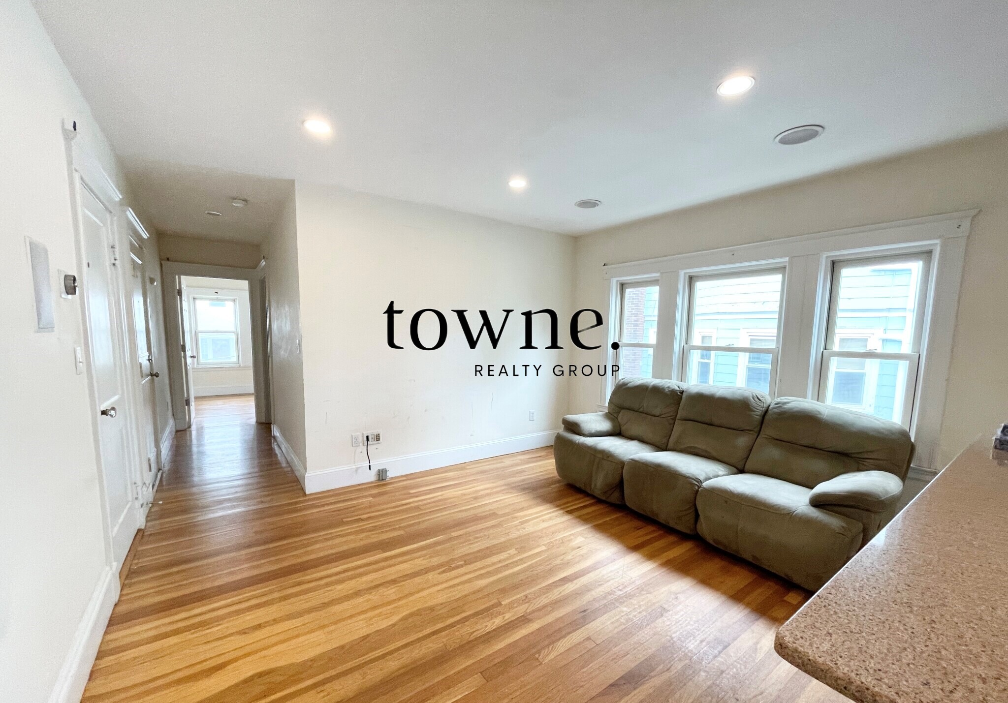 15 Sunset St, Mission Hill