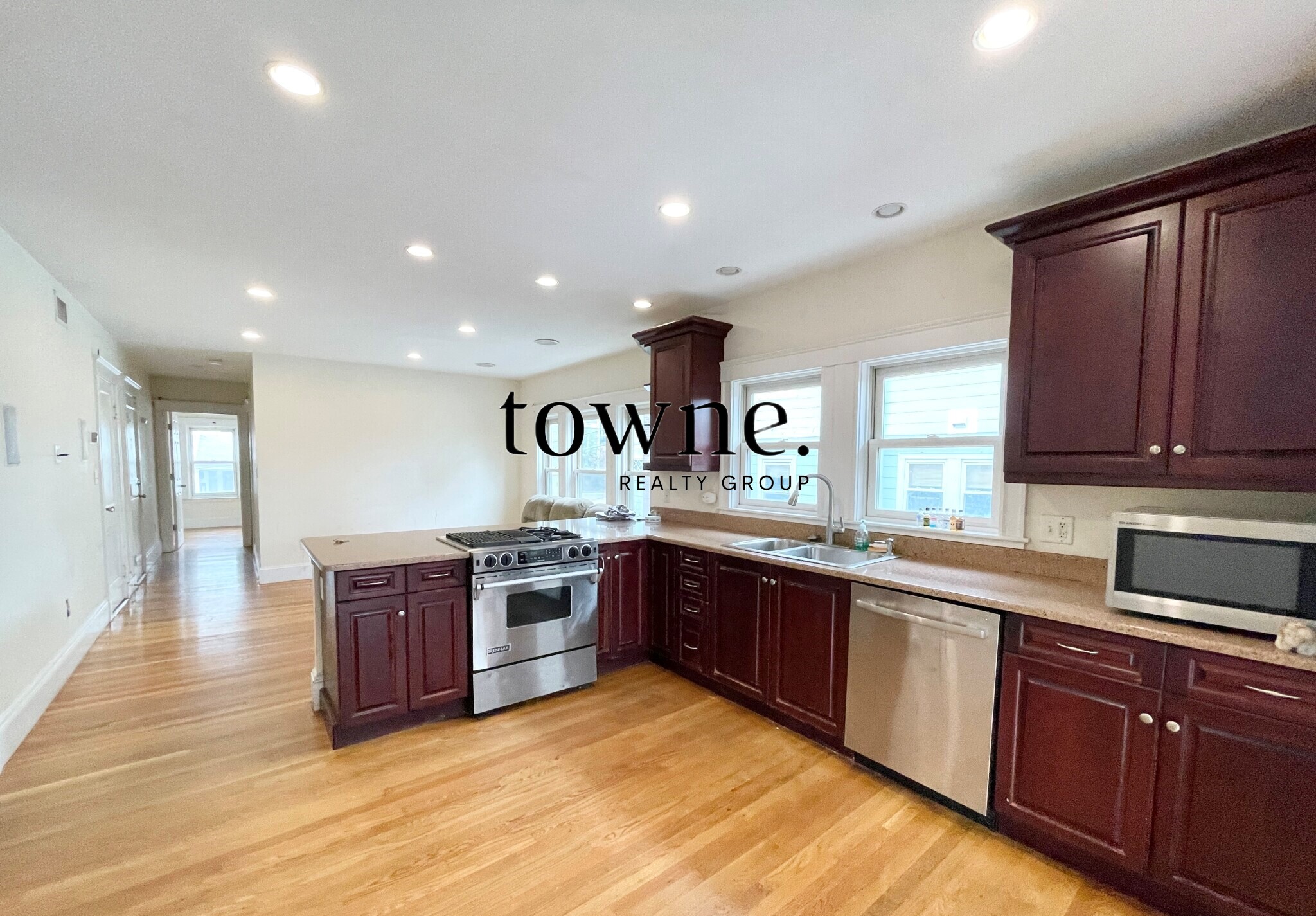 15 Sunset St, Mission Hill