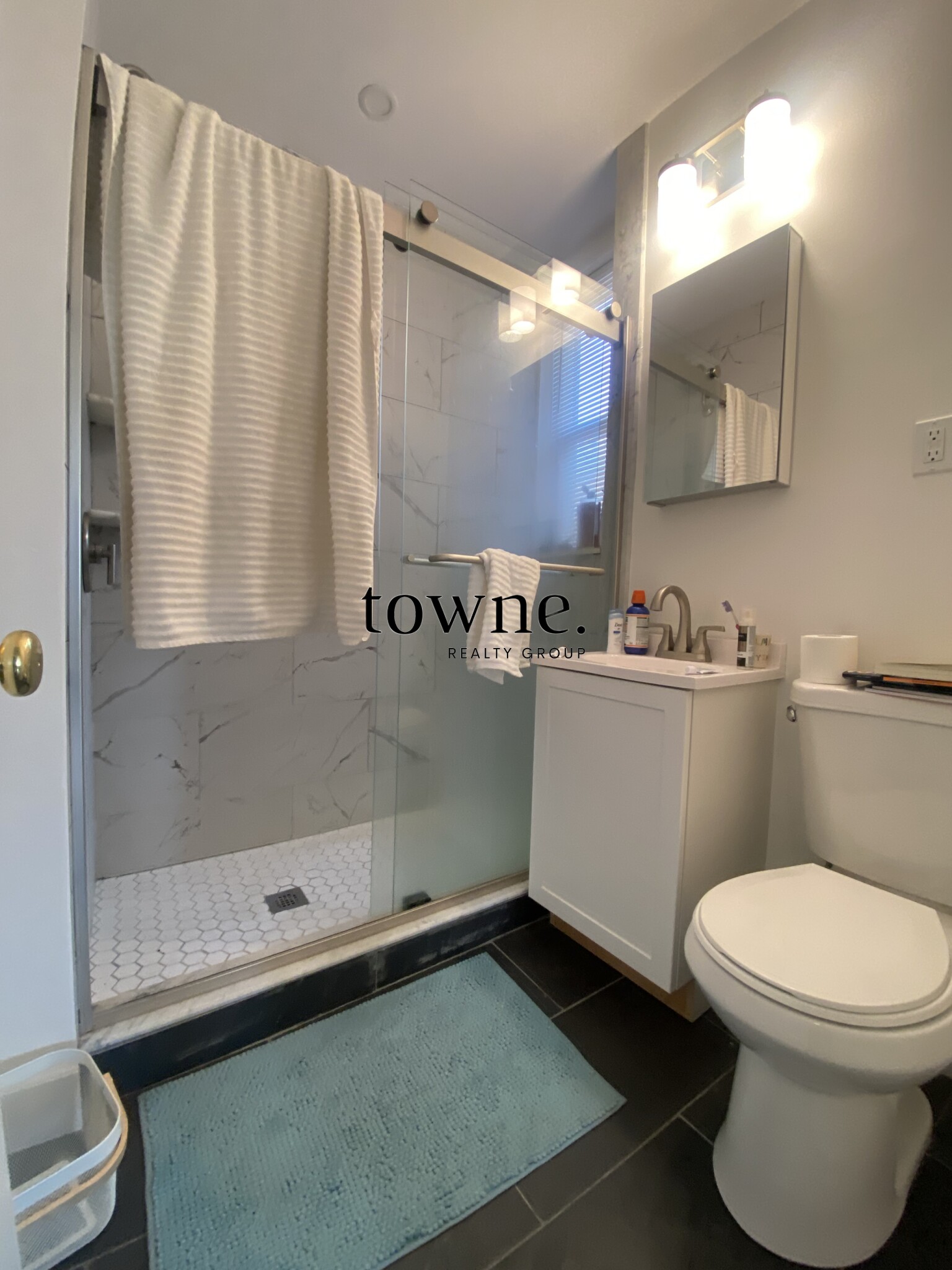 100 Queensberry St, Fenway