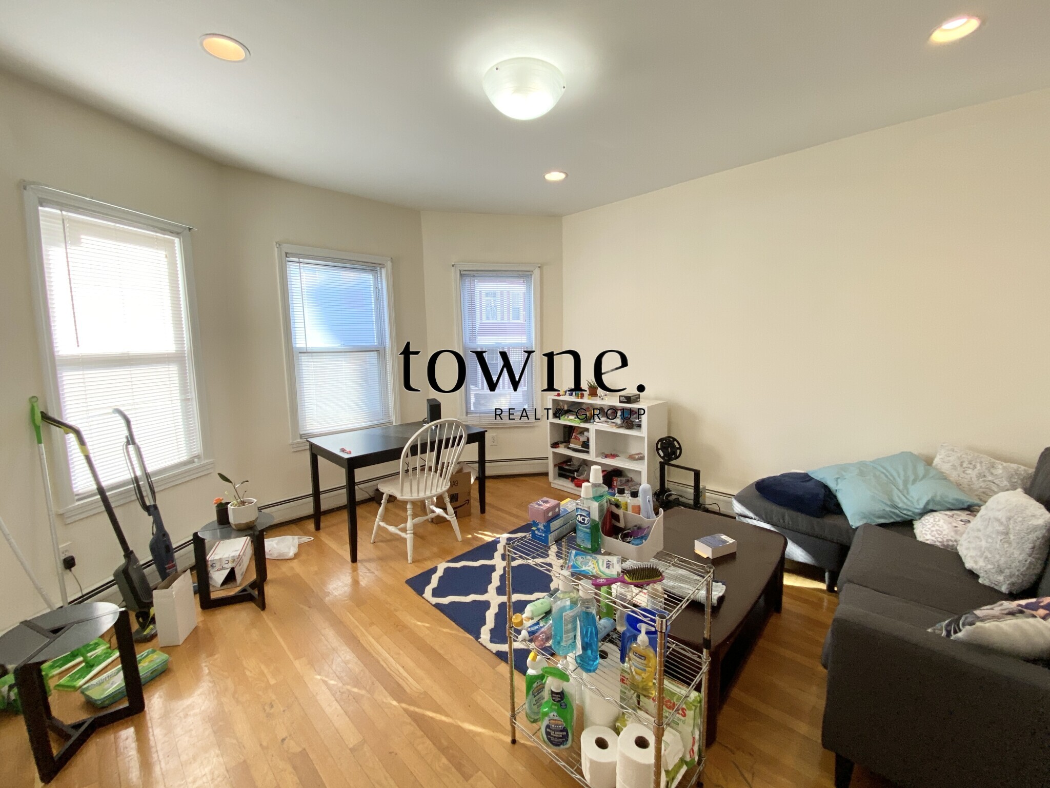 143 Hillside St, Mission Hill