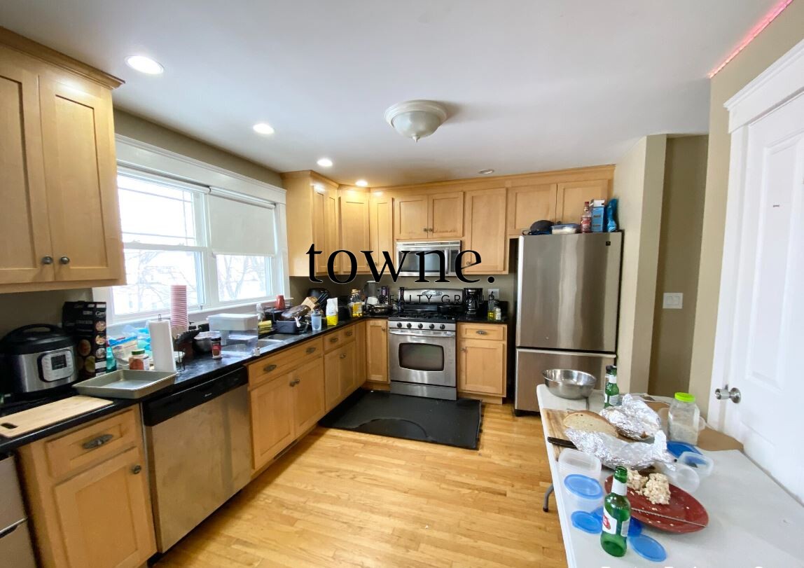 29 Iroquois St, Mission Hill