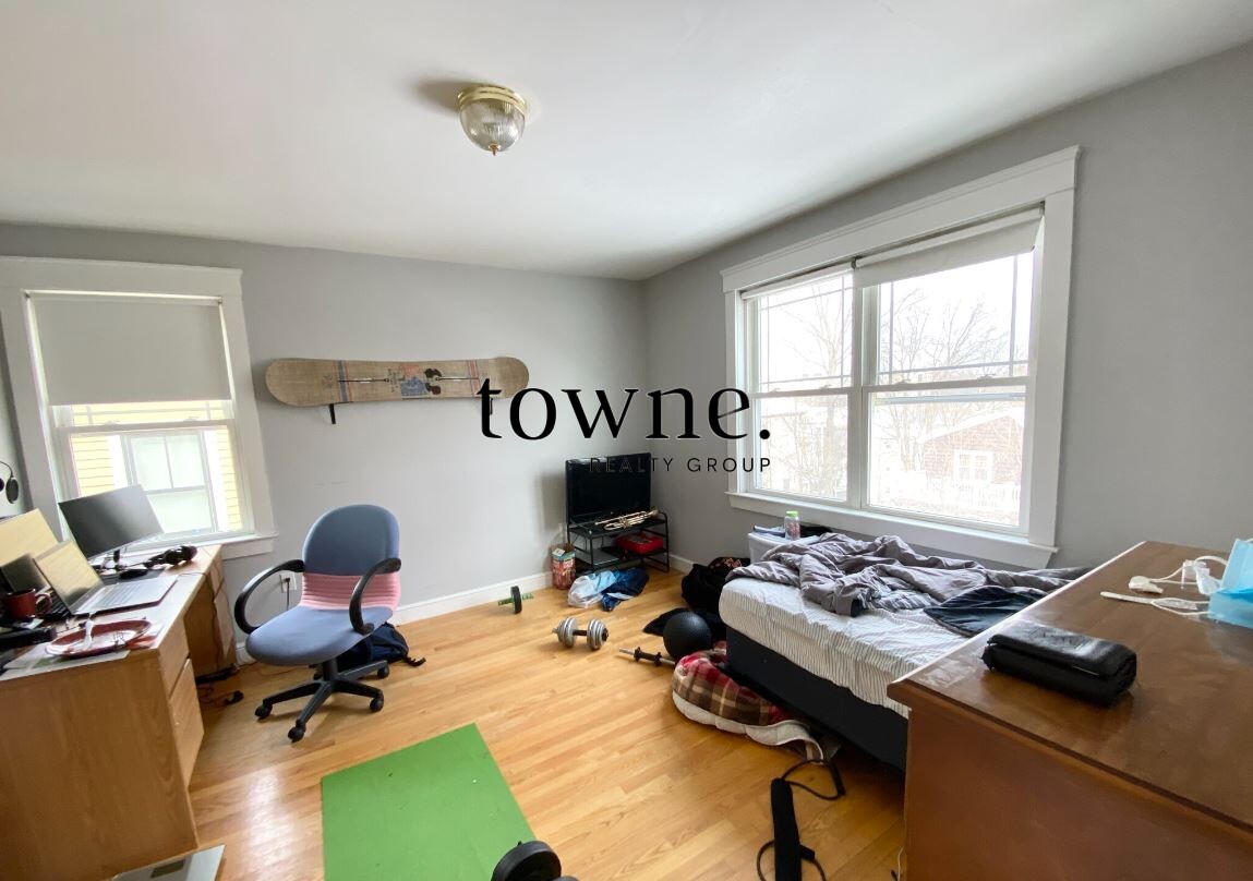 29 Iroquois St, Mission Hill