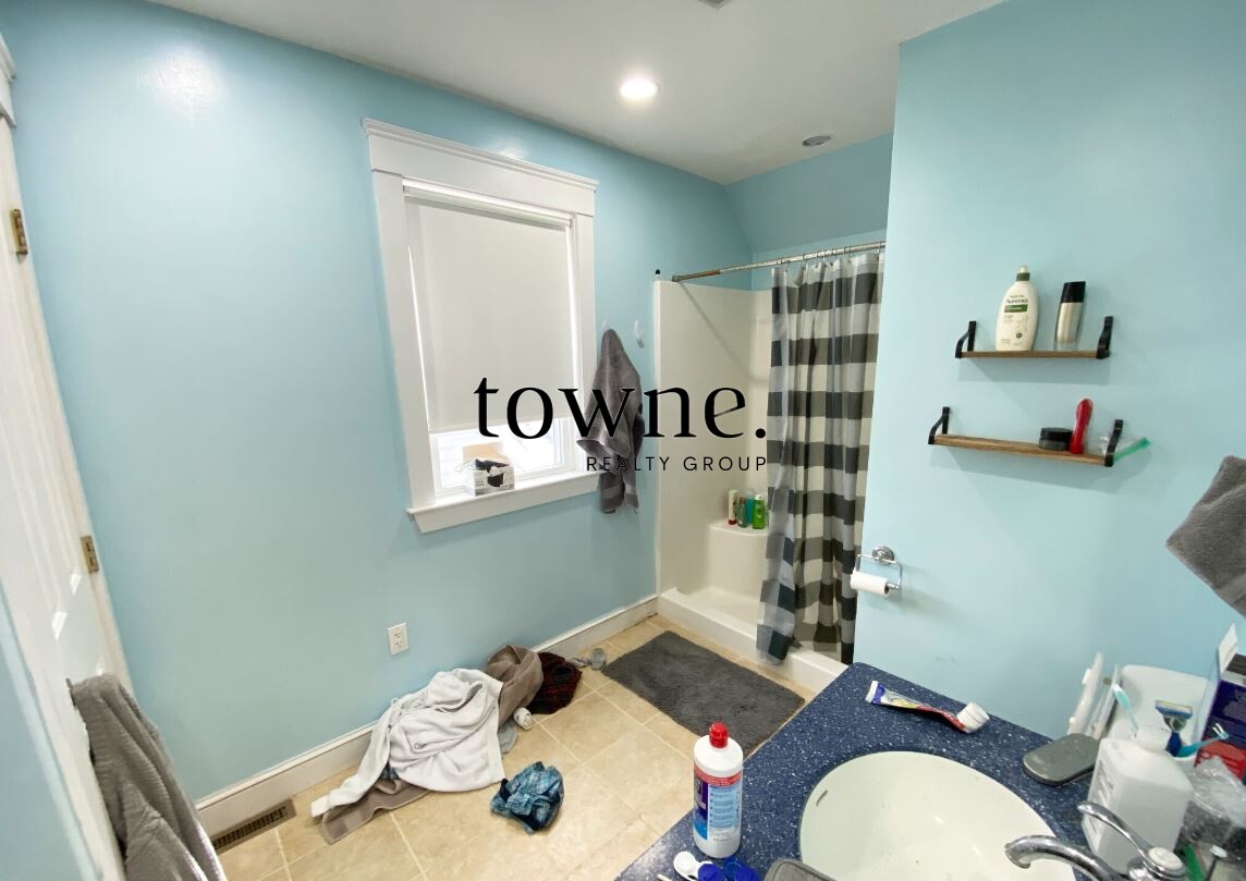 29 Iroquois St, Mission Hill