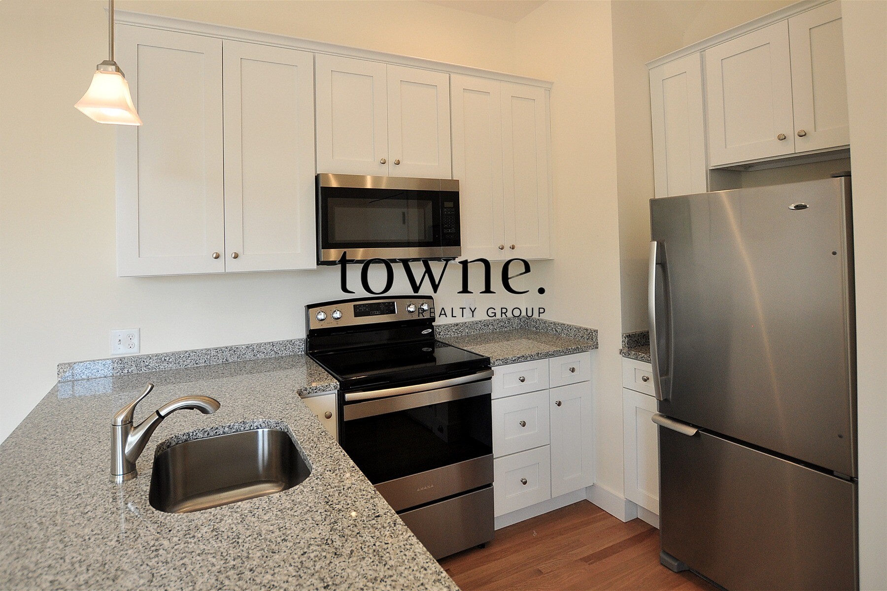 877 Beacon St, Fenway