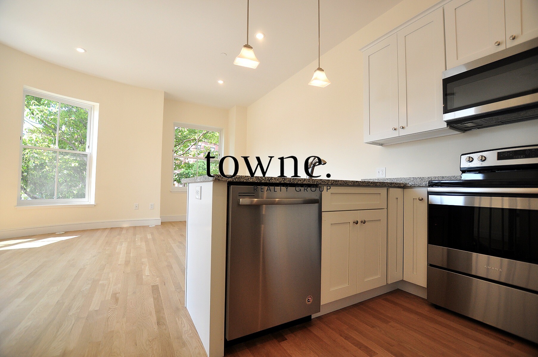 877 Beacon St, Fenway