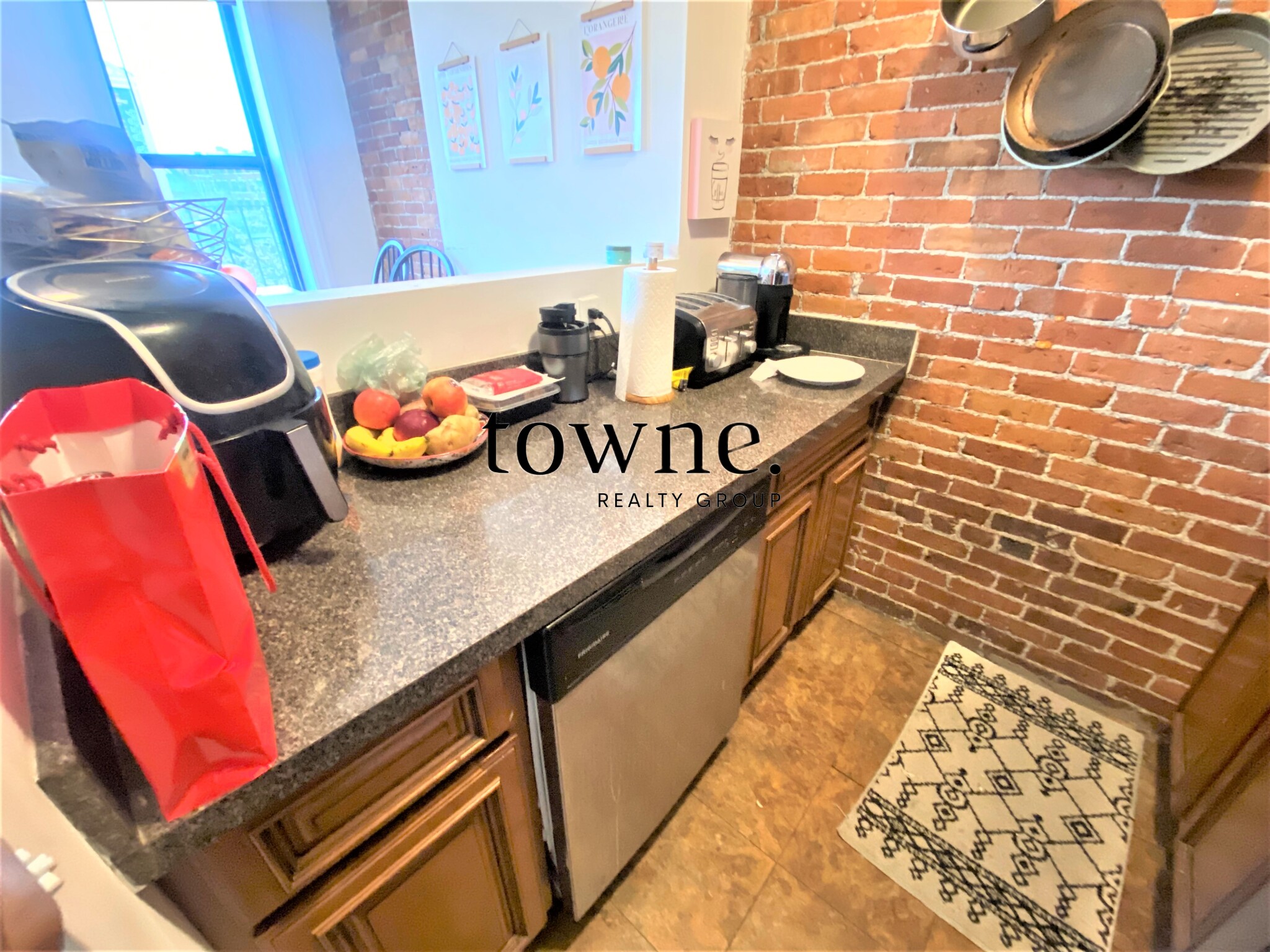 23 Cortes St, Back Bay