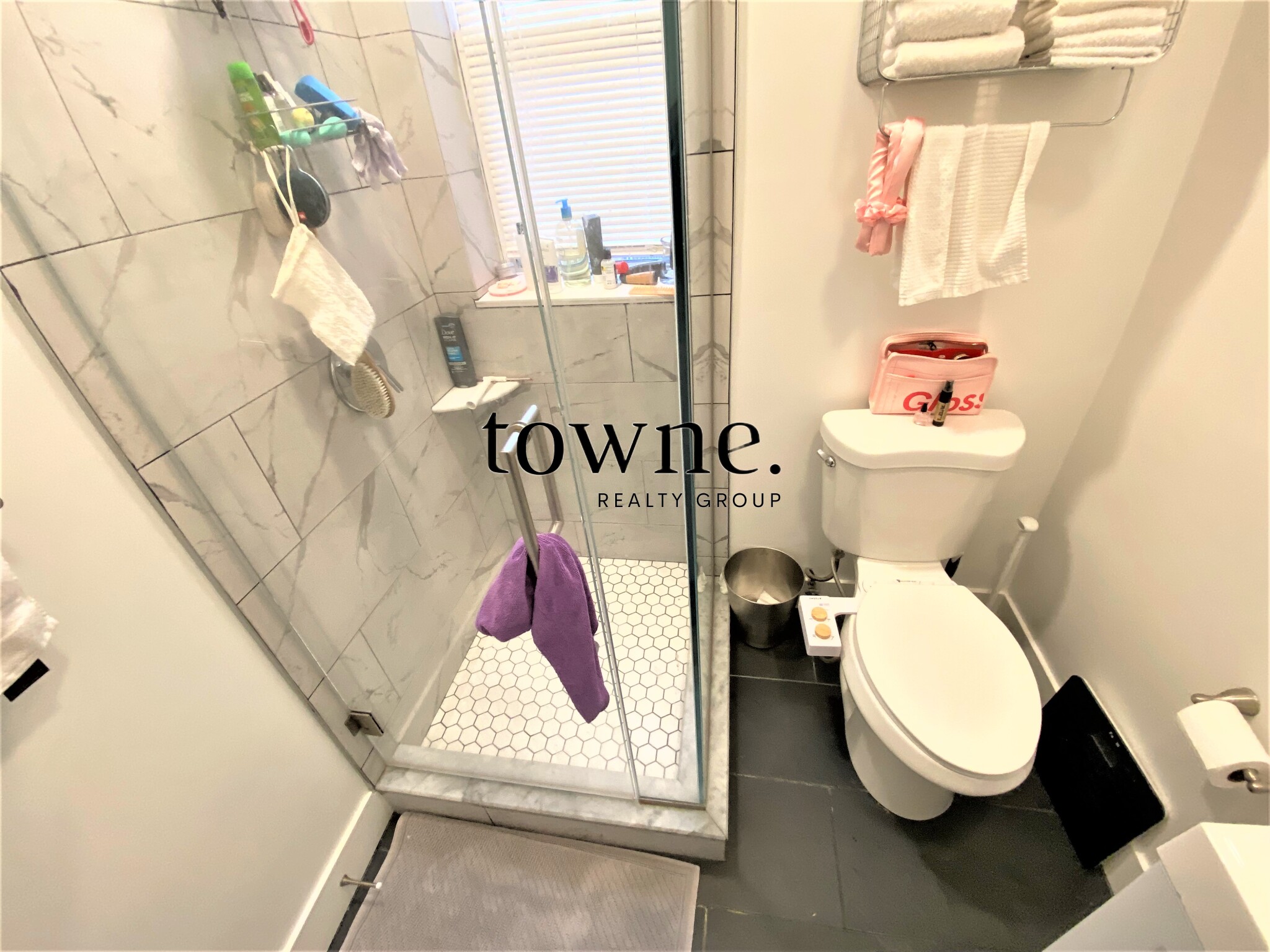 100 Queensberry St, Fenway