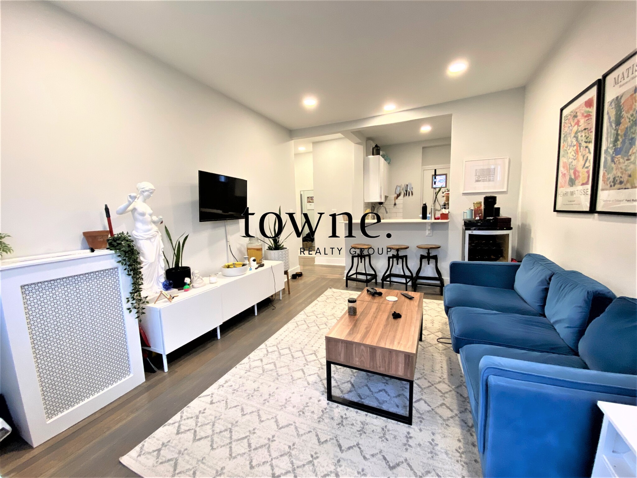 100 Queensberry St, Fenway