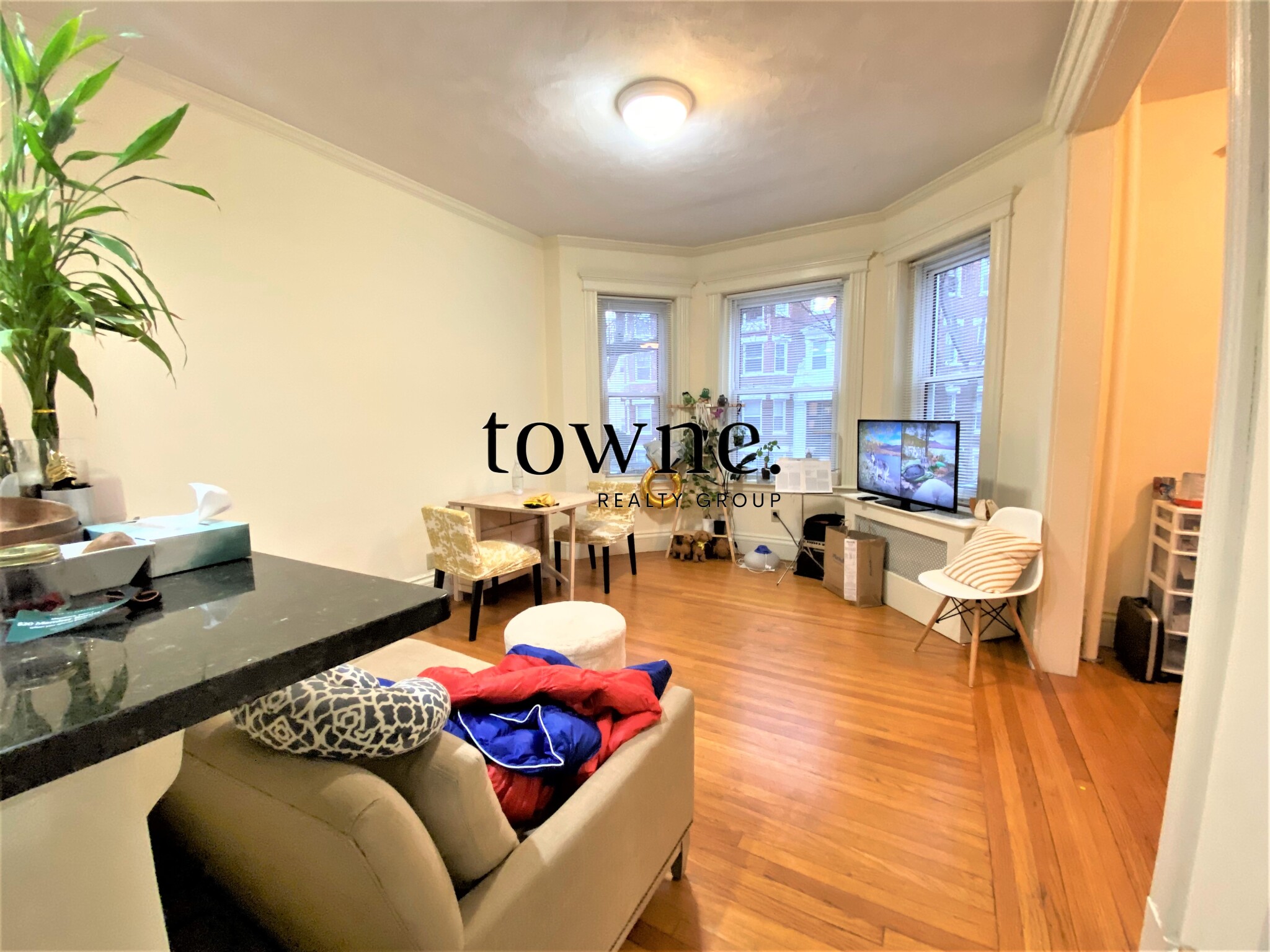 19 Queensberry St, Fenway