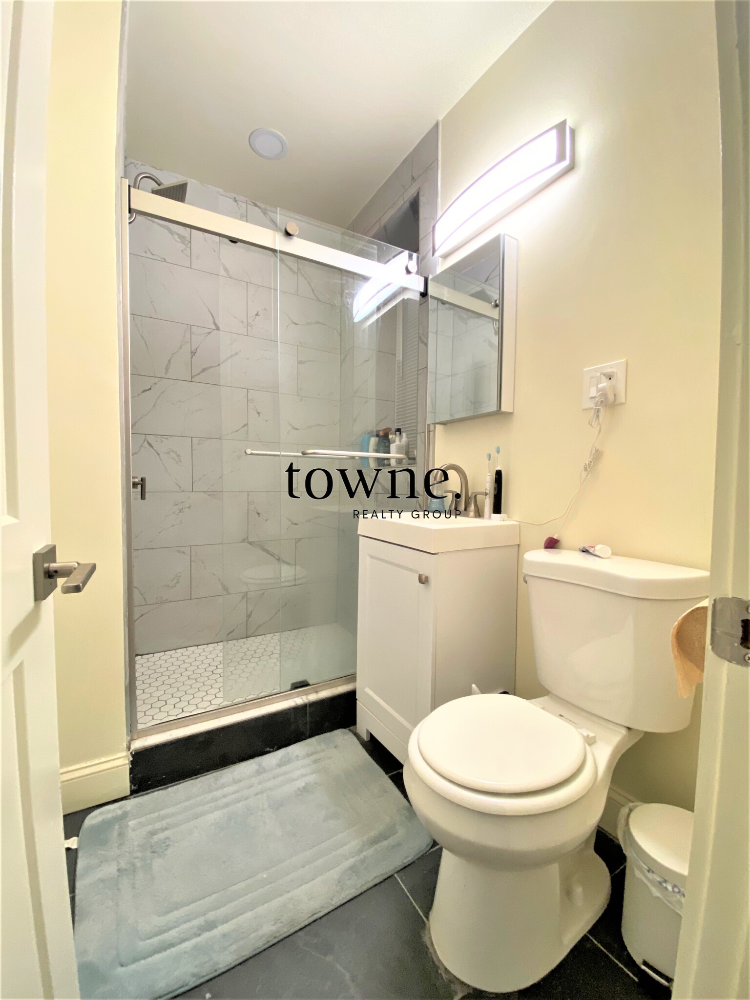 19 Queensberry St, Fenway