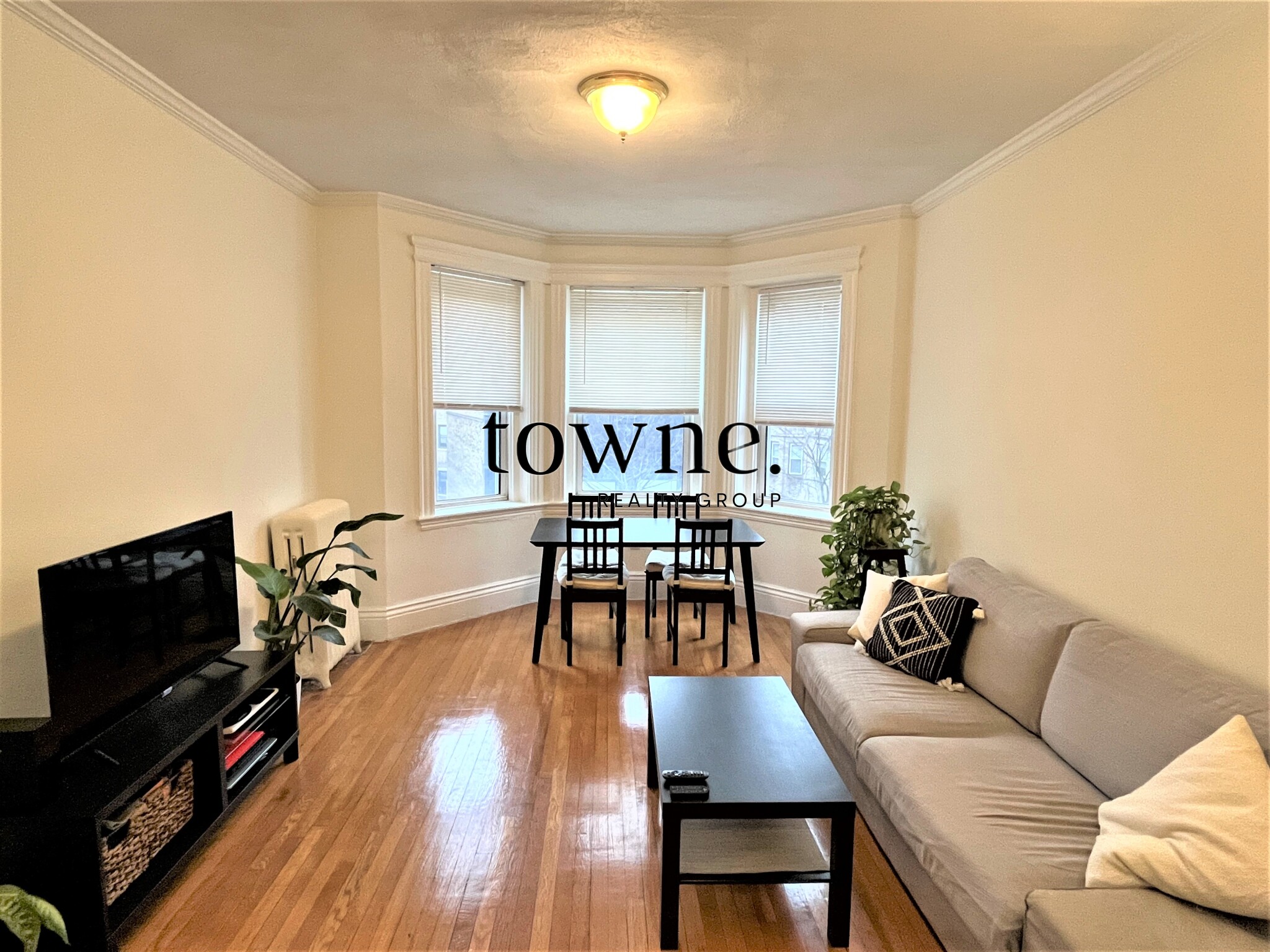 111 Queensberry St, Fenway