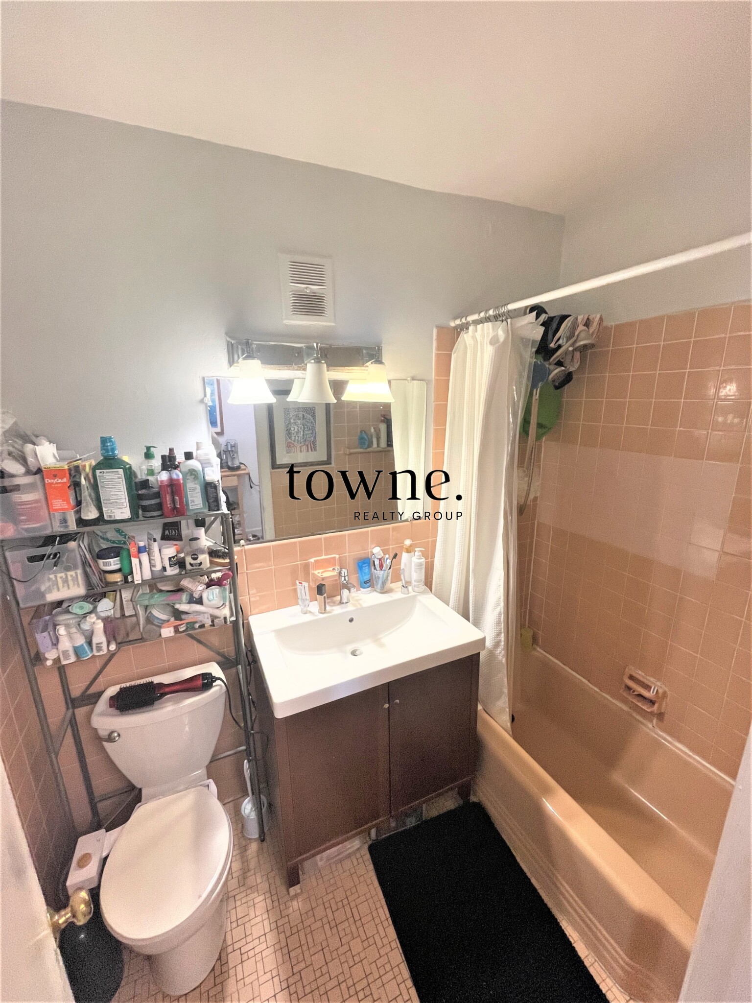 922 Beacon St, Fenway