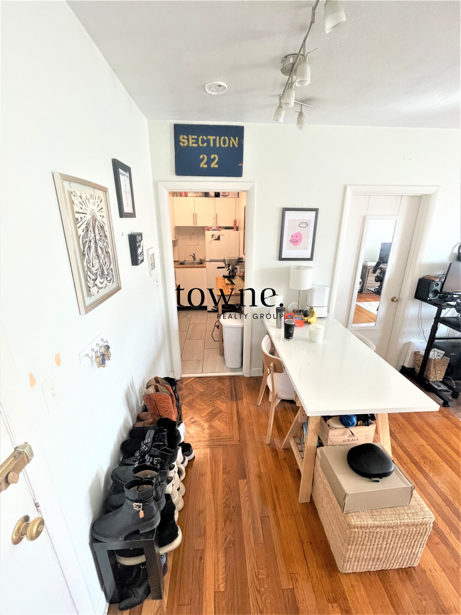 922 Beacon St, Fenway