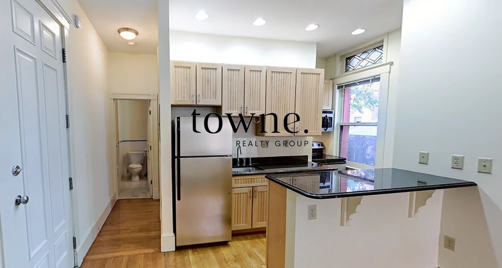 195 Commonwealth Ave, Back Bay