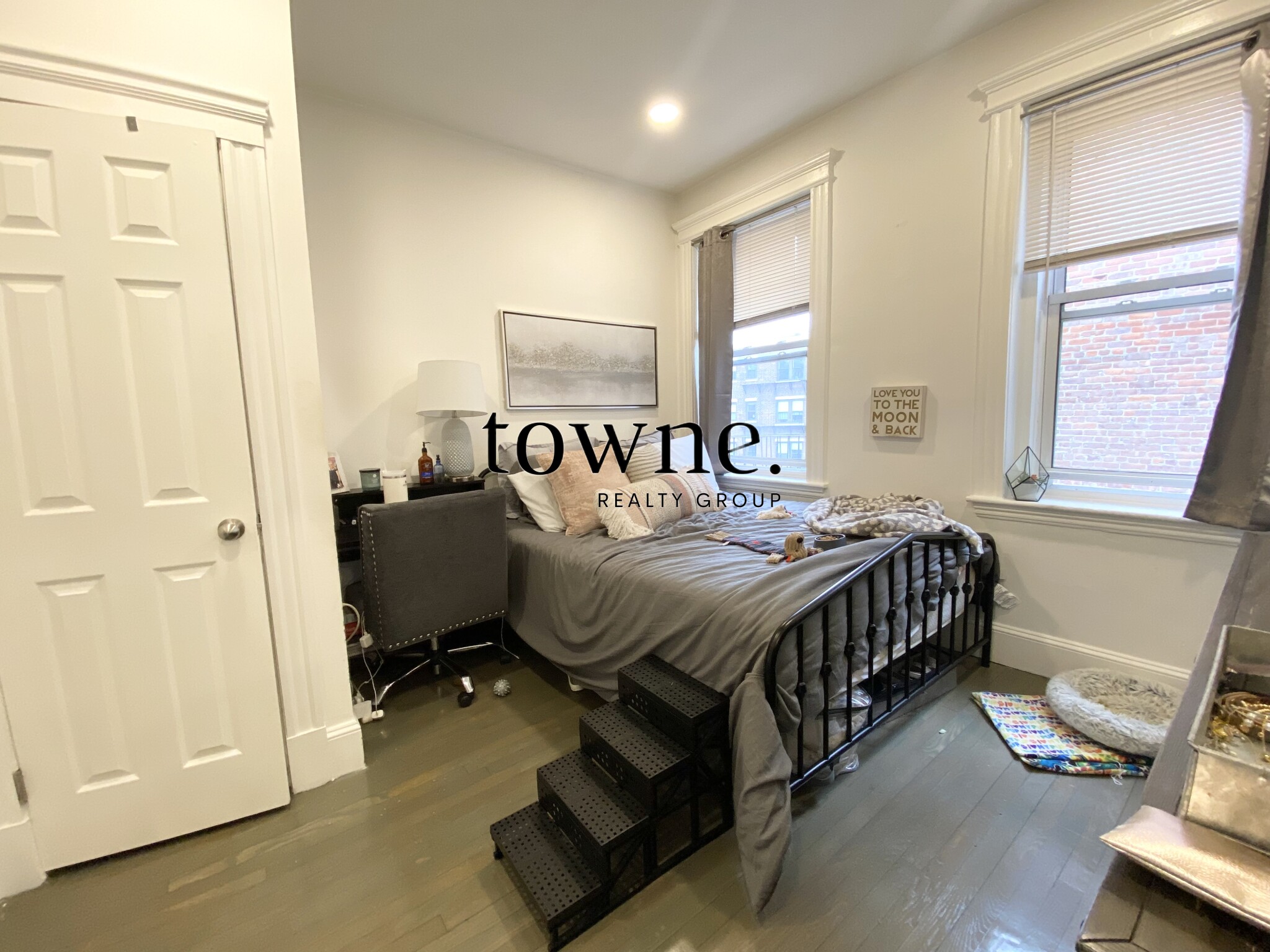 102 Queensberry St, Fenway