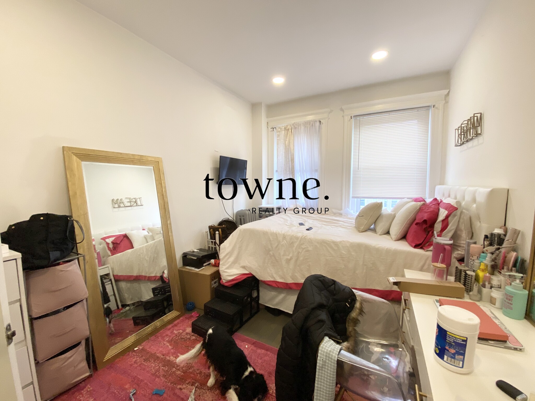 102 Queensberry St, Fenway