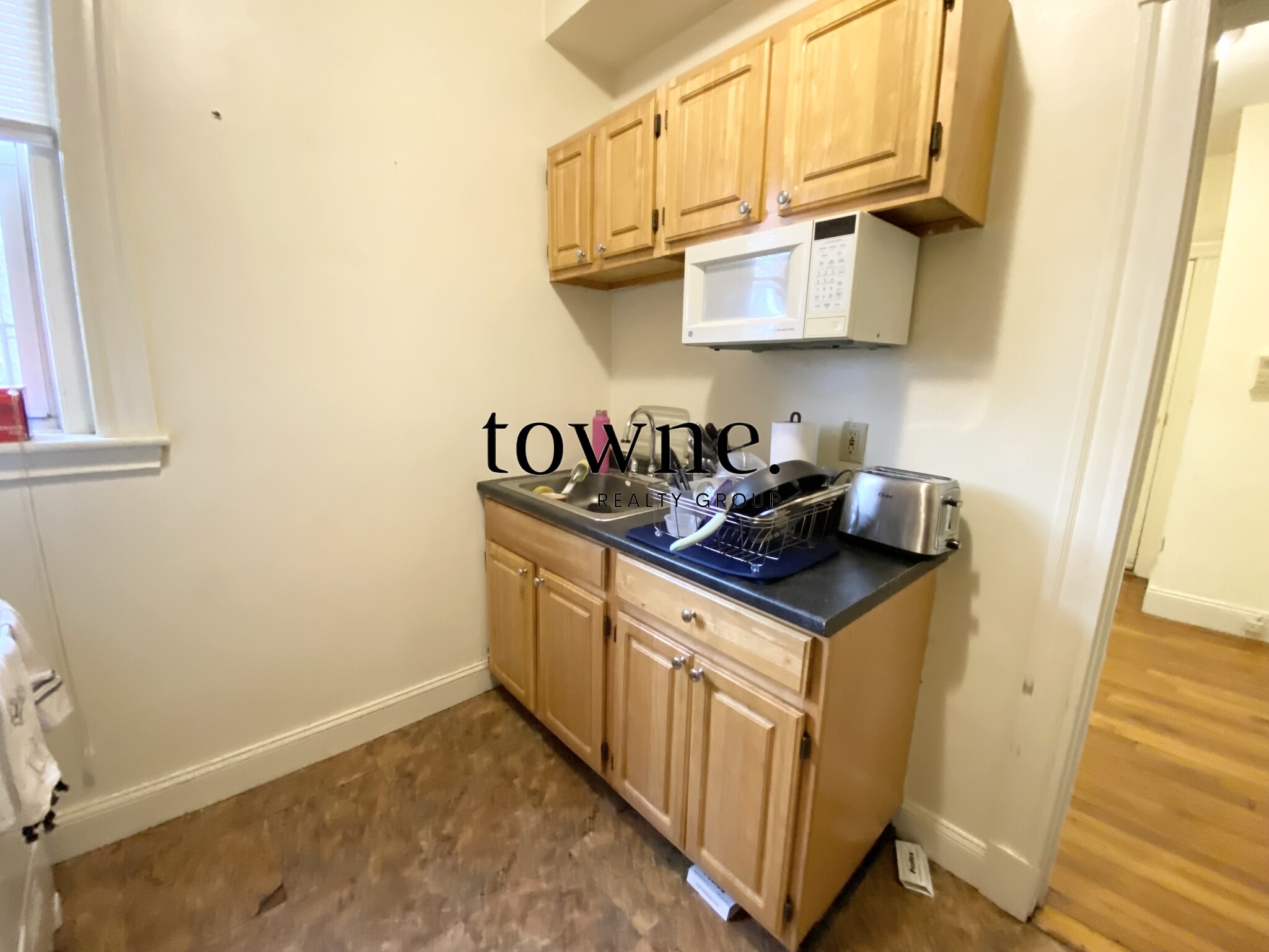 124 Peterborough St, Fenway