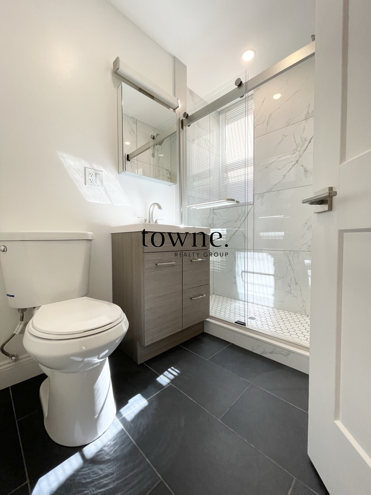 32 Queensberry St, Fenway