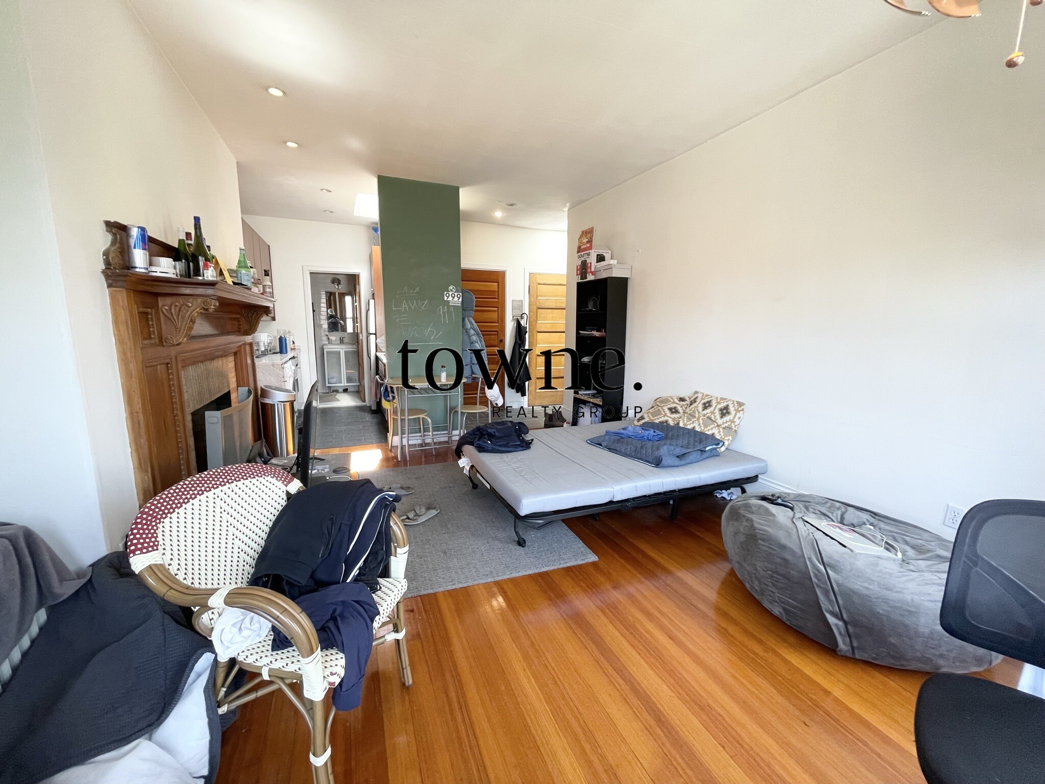 849 Beacon St, Fenway