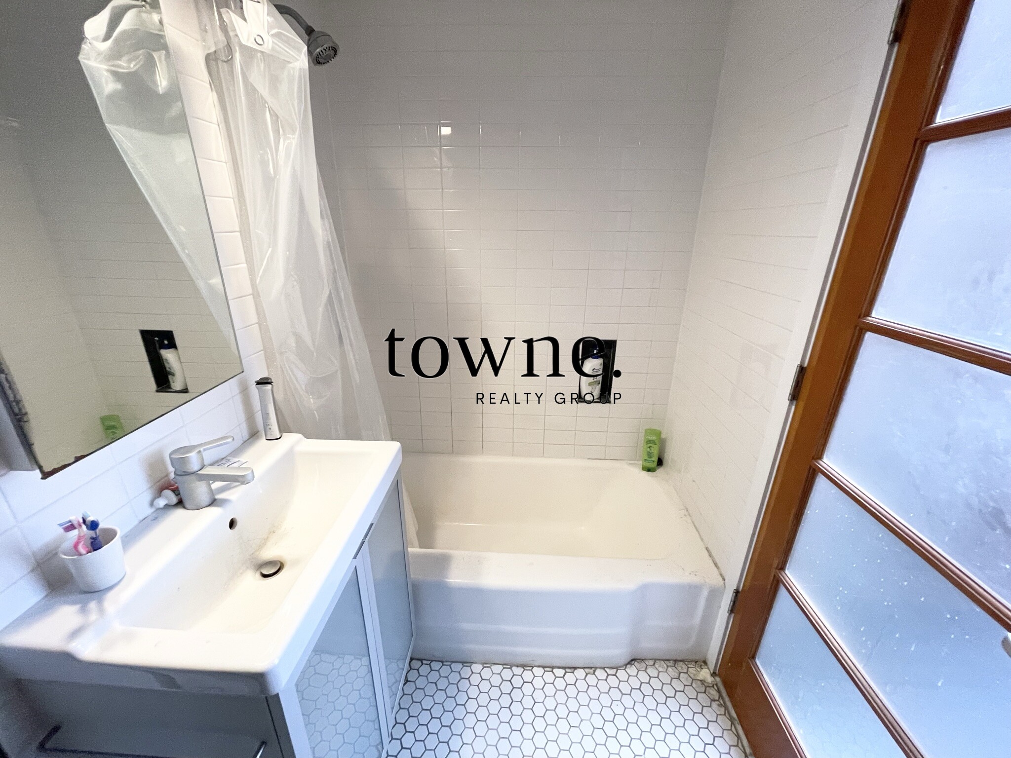 849 Beacon St, Fenway