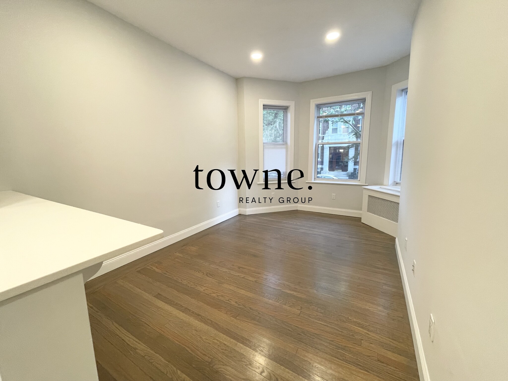 19 Queensberry St, Fenway