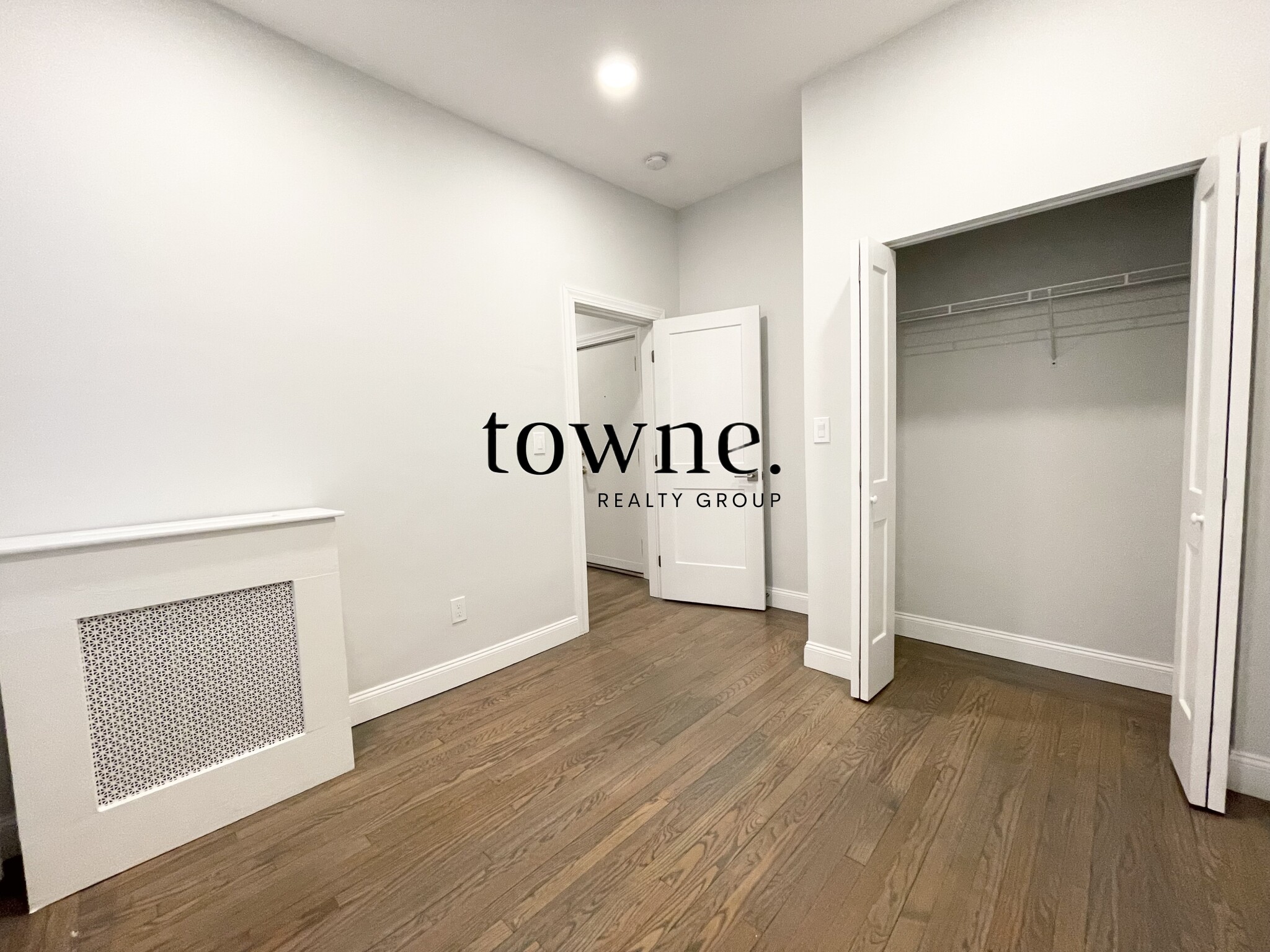 19 Queensberry St, Fenway