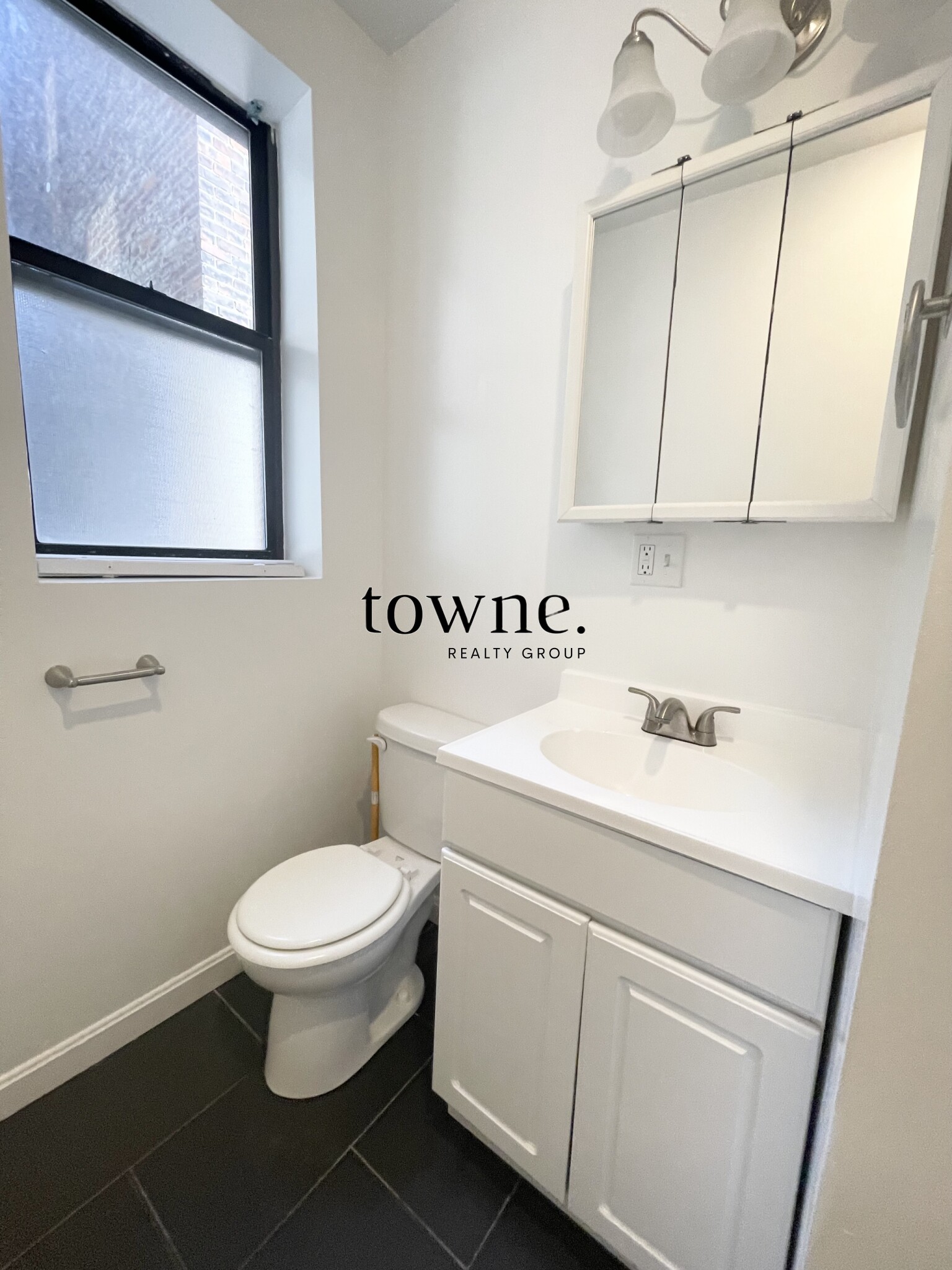 11 Queensberry St, Fenway