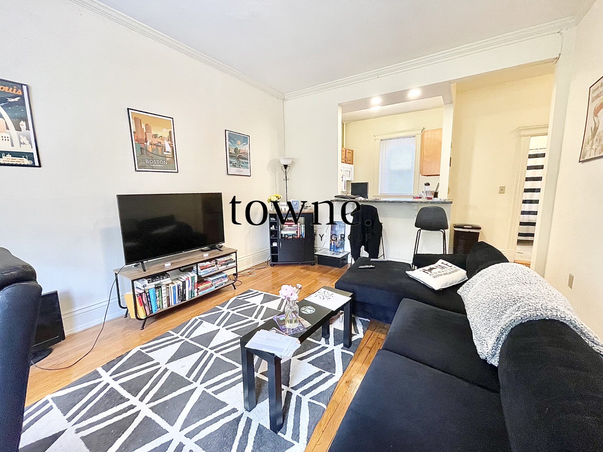 111 Queensberry St, Fenway