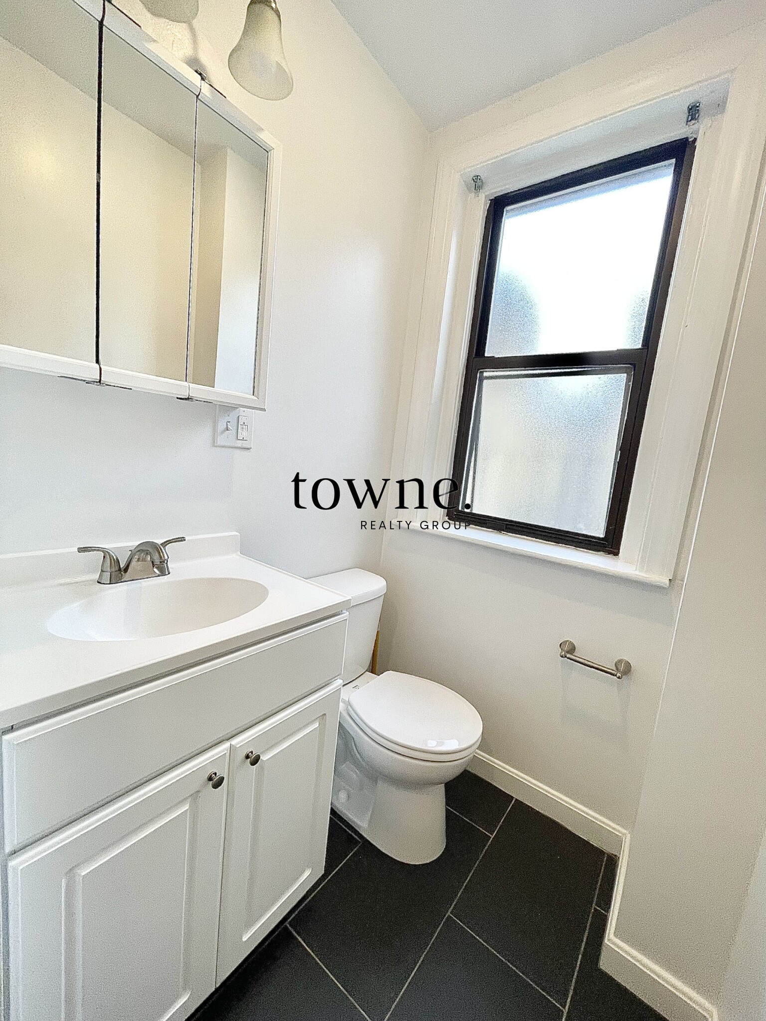 19 Peterborough St, Fenway