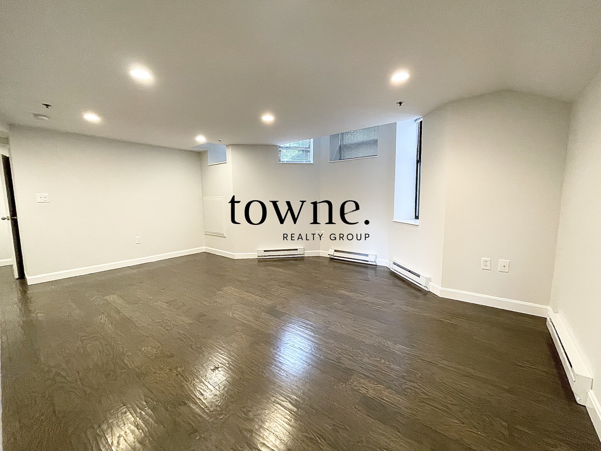 100 Queensberry St, Fenway