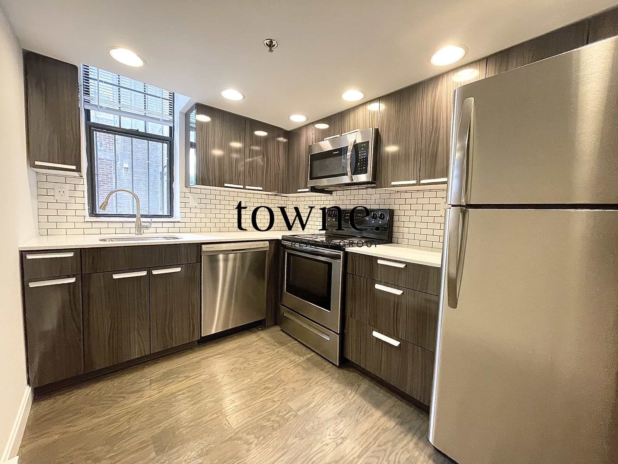 100 Queensberry St, Fenway