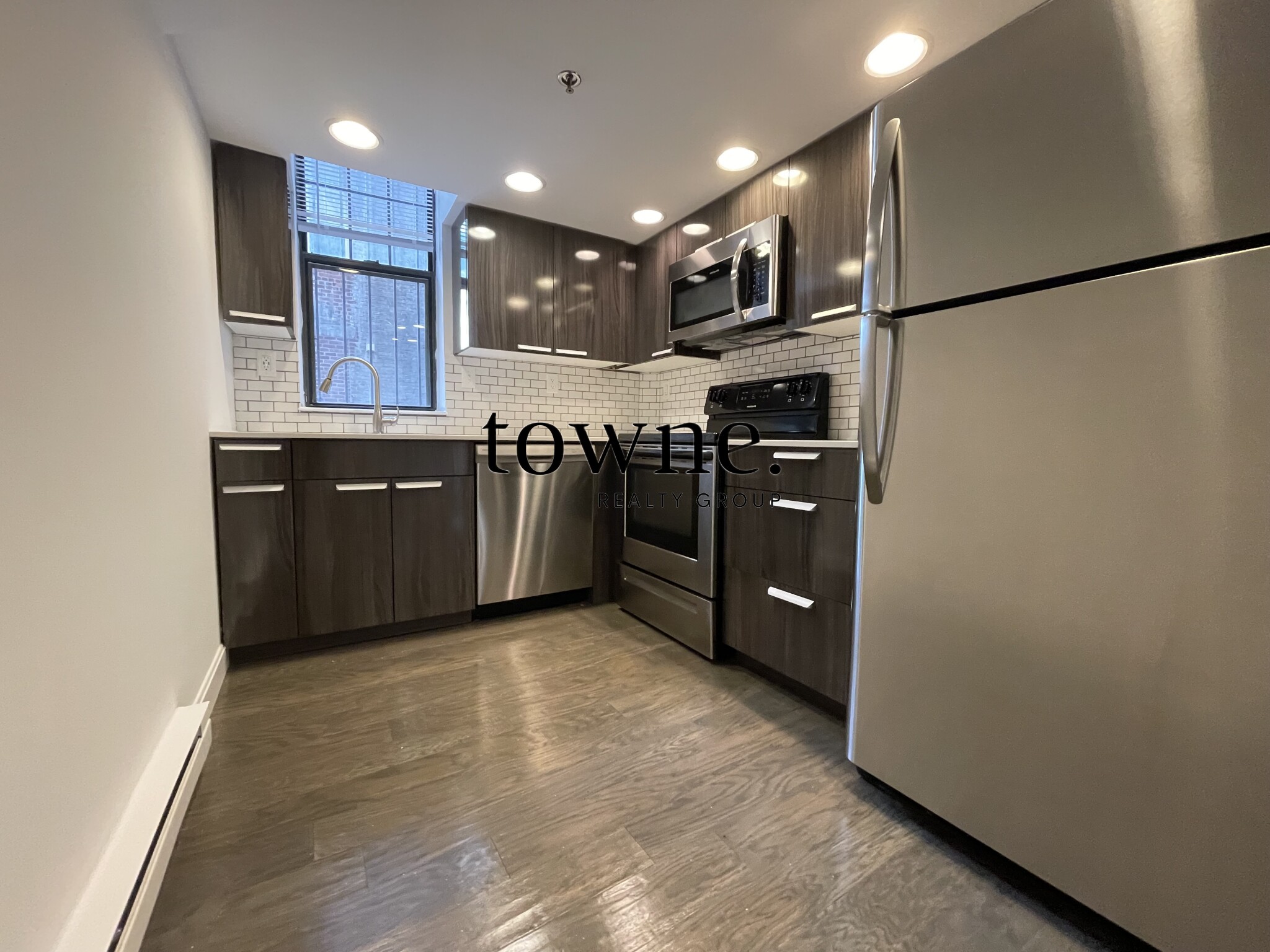 100 Queensberry St, Fenway