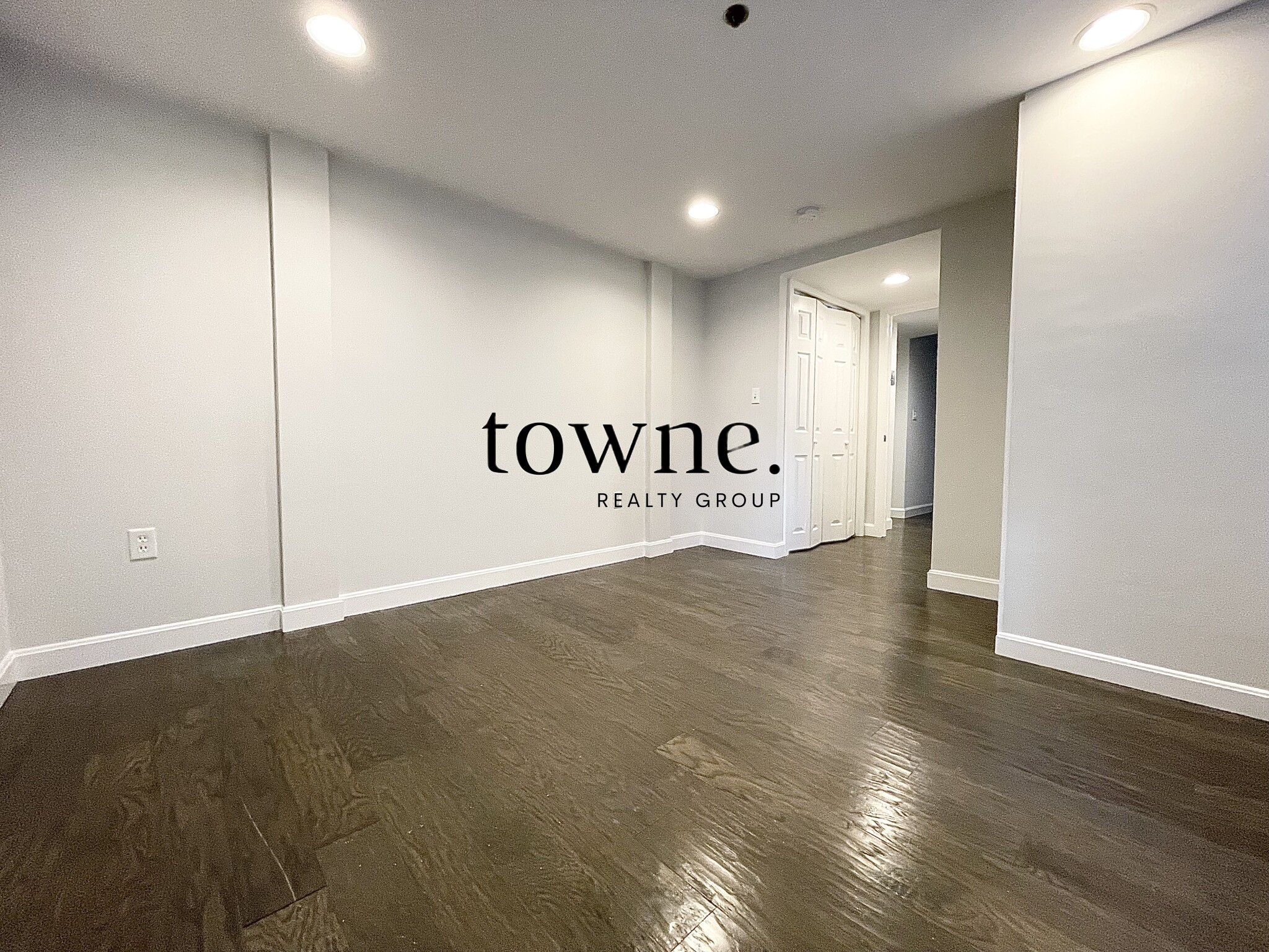 100 Queensberry St, Fenway