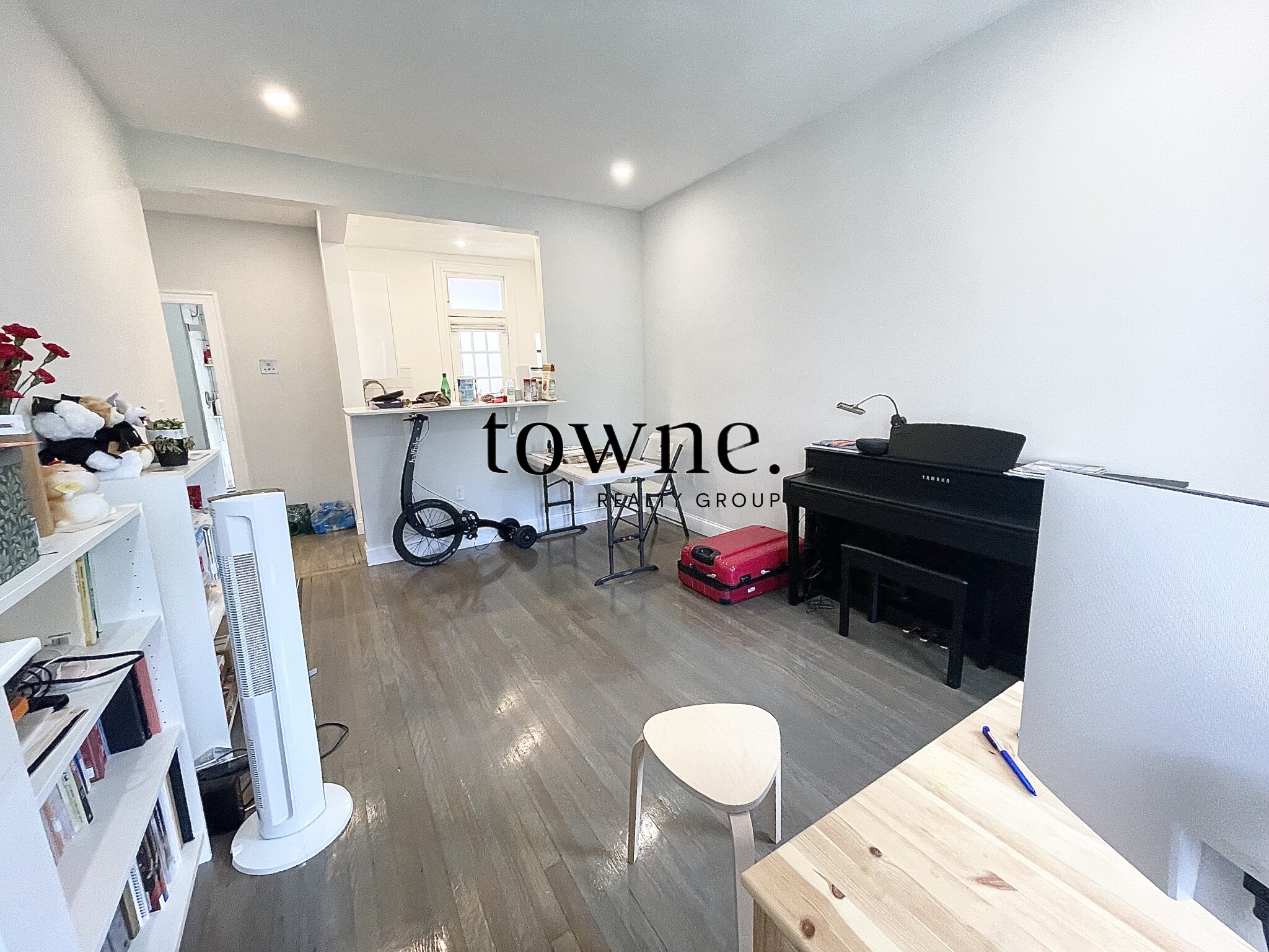 100 Queensberry St, Fenway