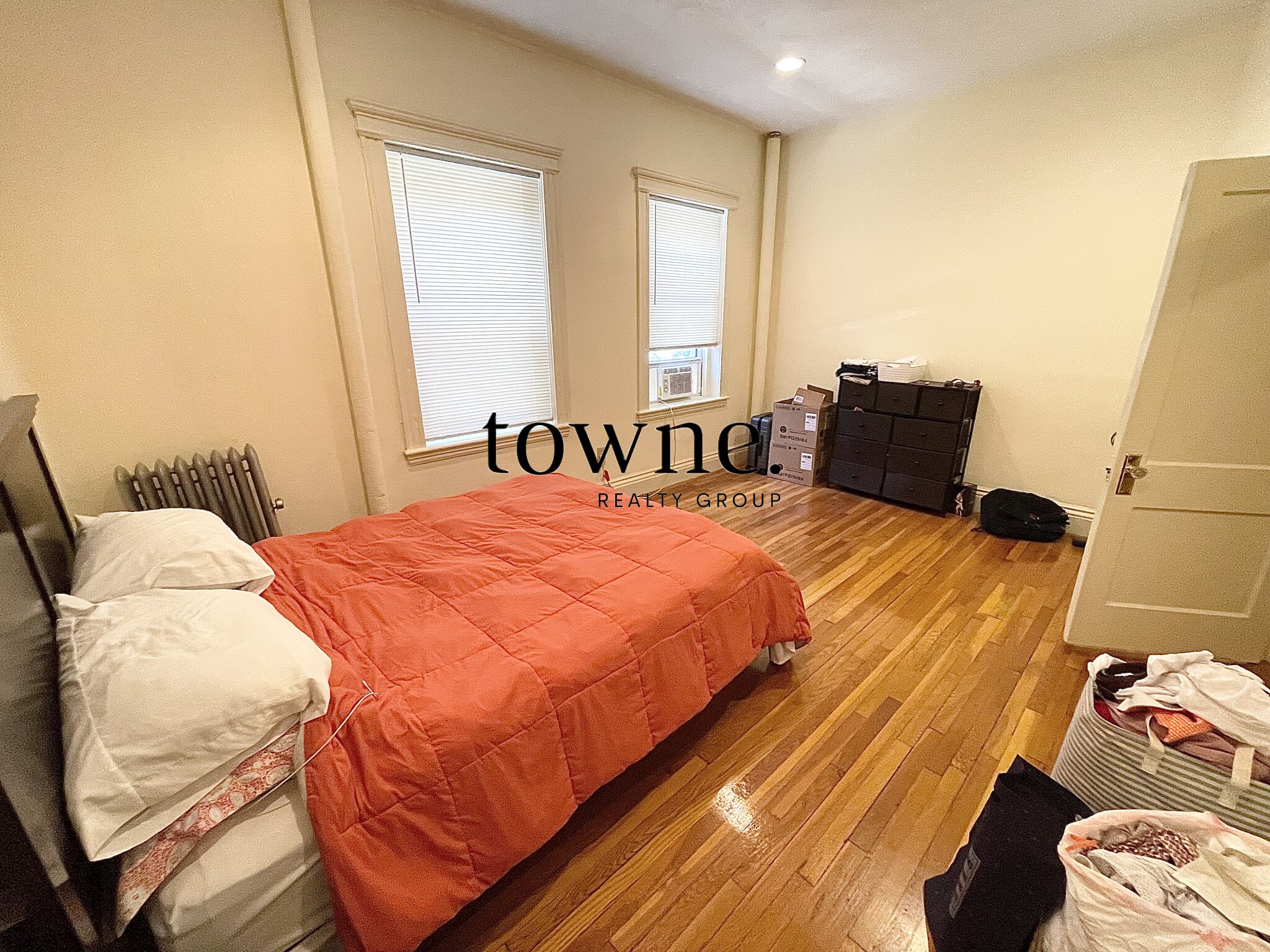 106 Queensberry St, Fenway