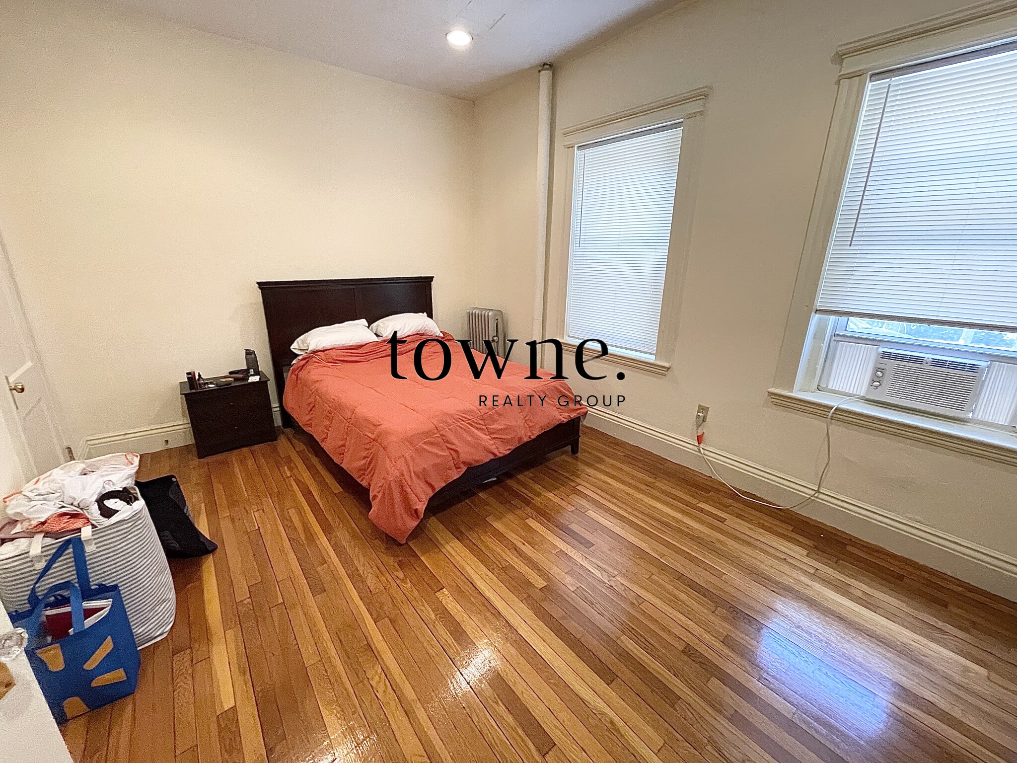 106 Queensberry St, Fenway