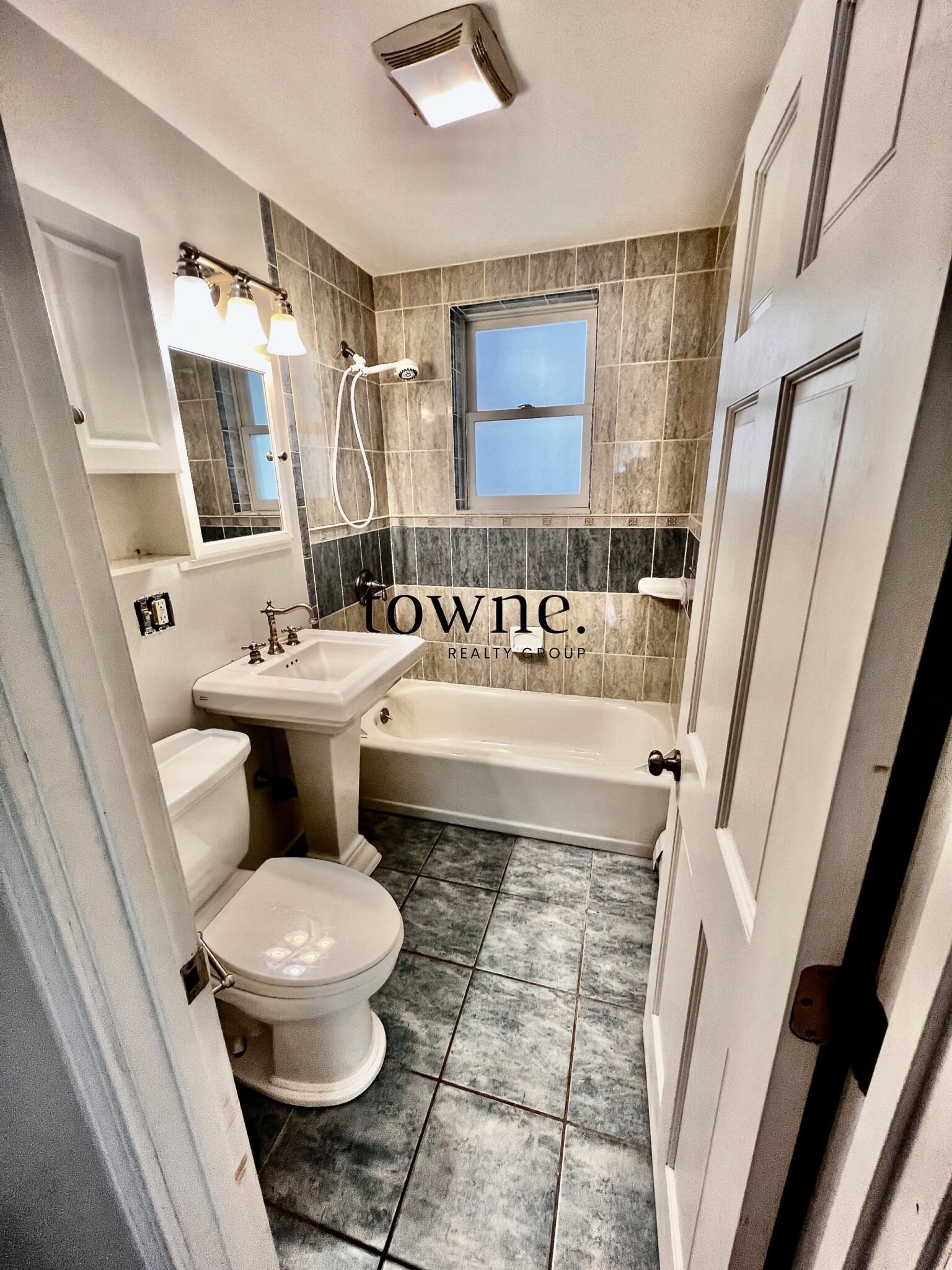 768 6th St, South Boston