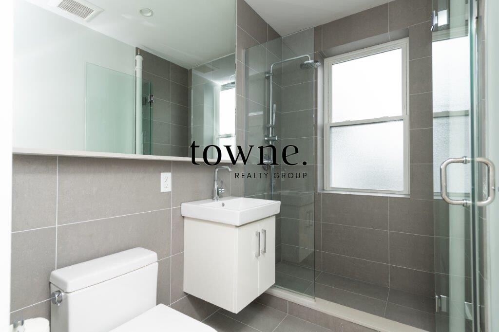 136 Highland Ave, Winter Hill