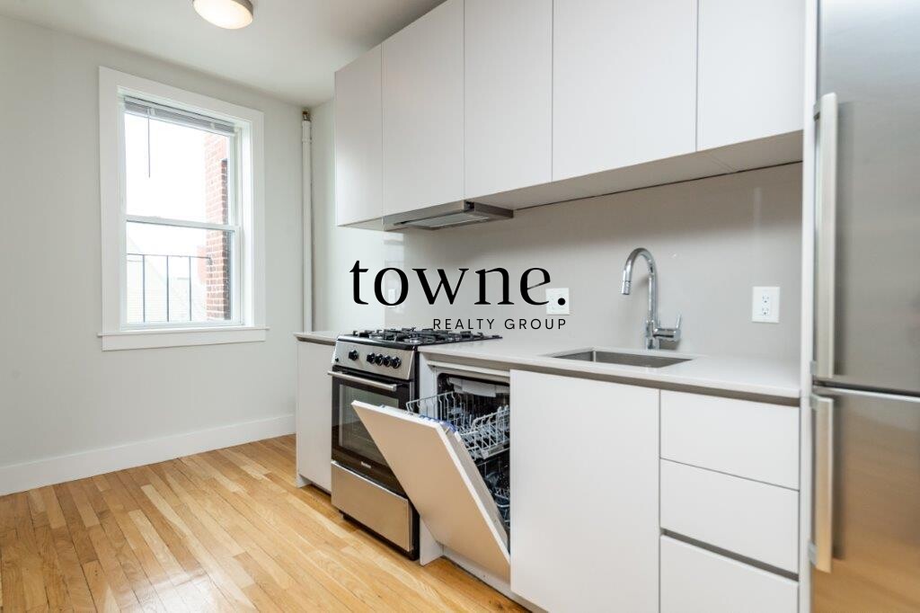 136 Highland Ave, Winter Hill