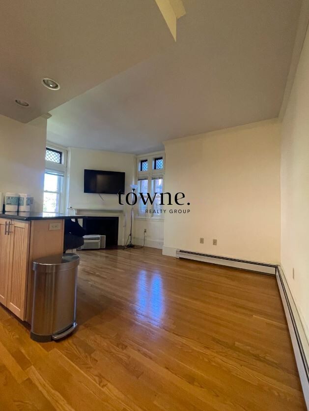 195 Commonwealth Ave, Back Bay