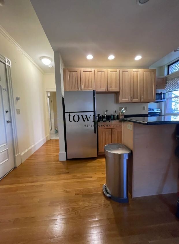 195 Commonwealth Ave, Back Bay