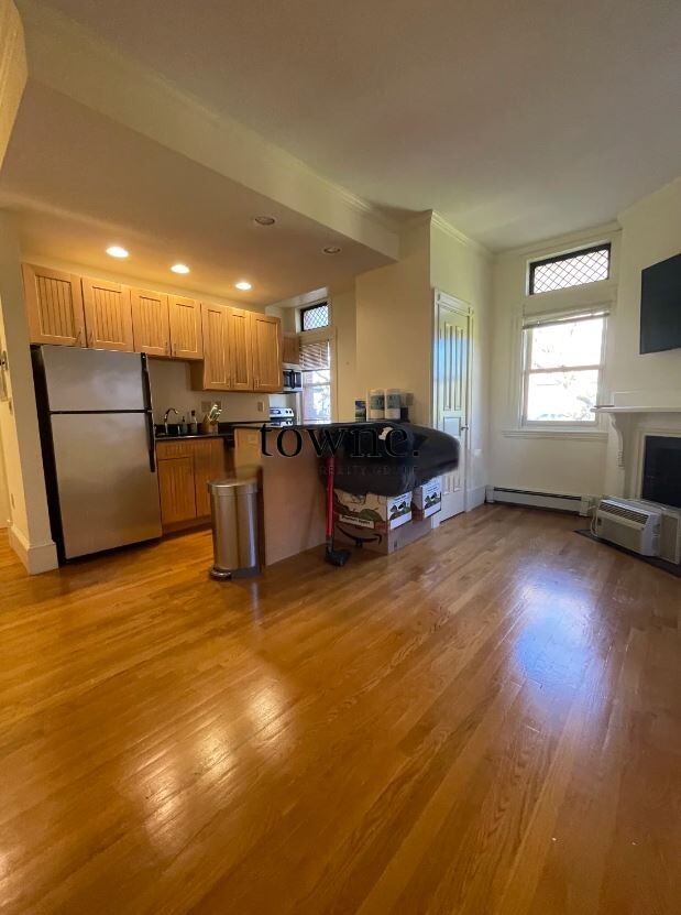 195 Commonwealth Ave, Back Bay