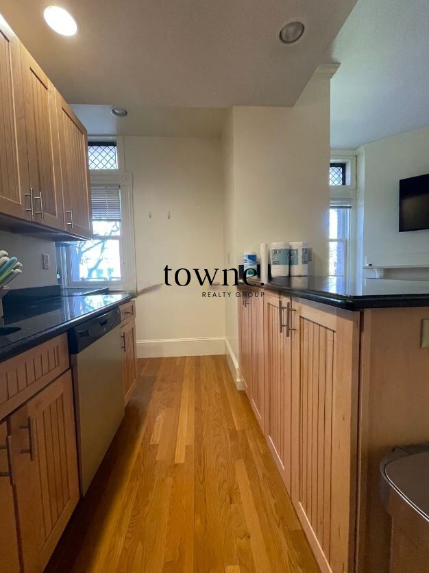 195 Commonwealth Ave, Back Bay