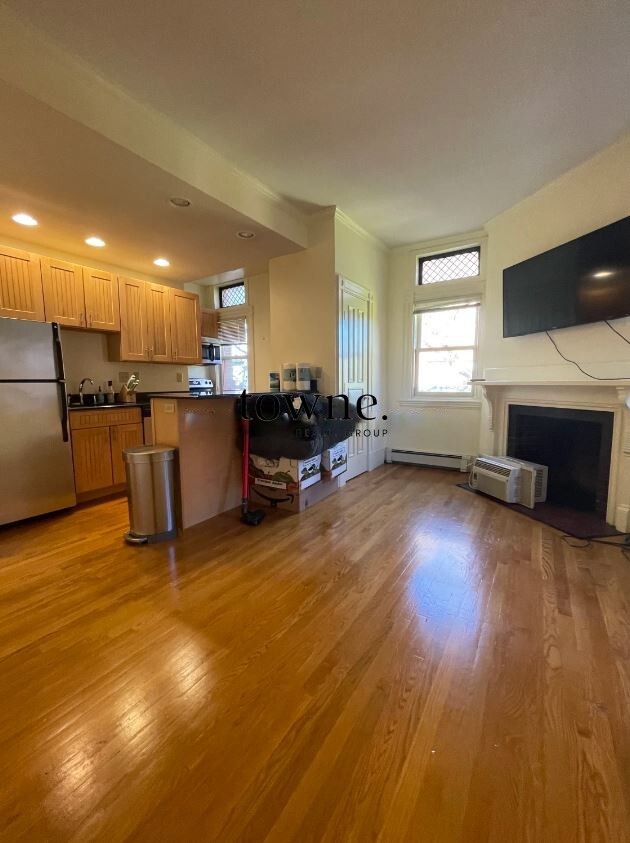 195 Commonwealth Ave, Back Bay